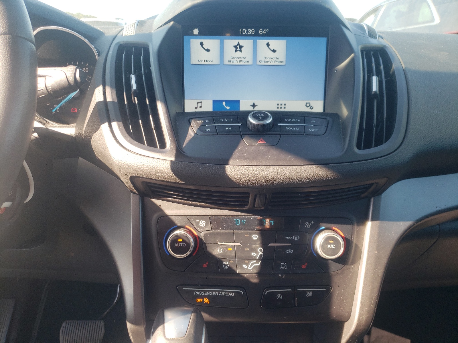 Photo 9 from auction – 2018 FORD ESCAPE SEL with VIN 1FMCU9HD5JUA90166