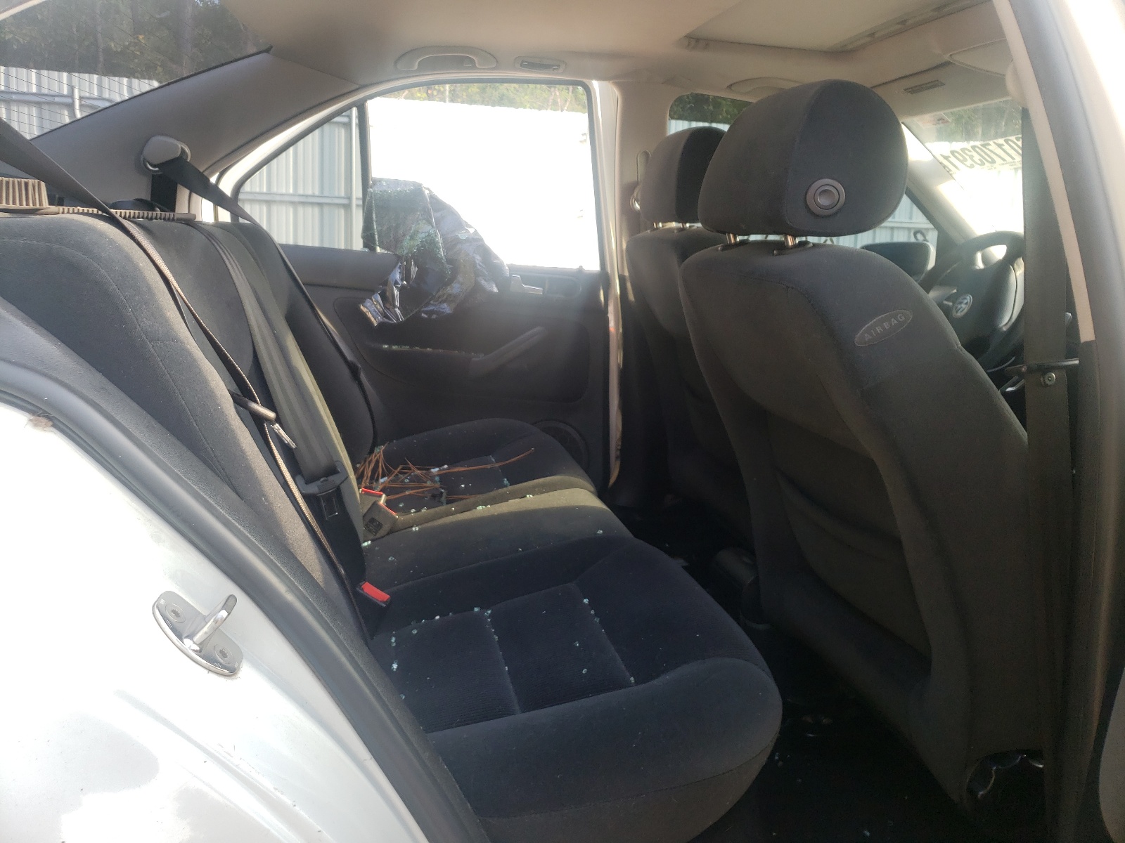 Photo 6 from auction – 2001 VOLKSWAGEN JETTA GLS with VIN 3VWSP29M21M043899