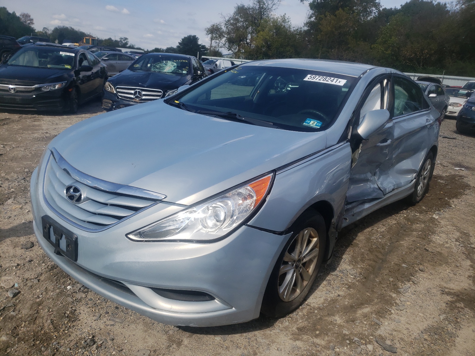 Photo 2 from auction – 2011 HYUNDAI SONATA GLS with VIN 5NPEB4AC2BH210153