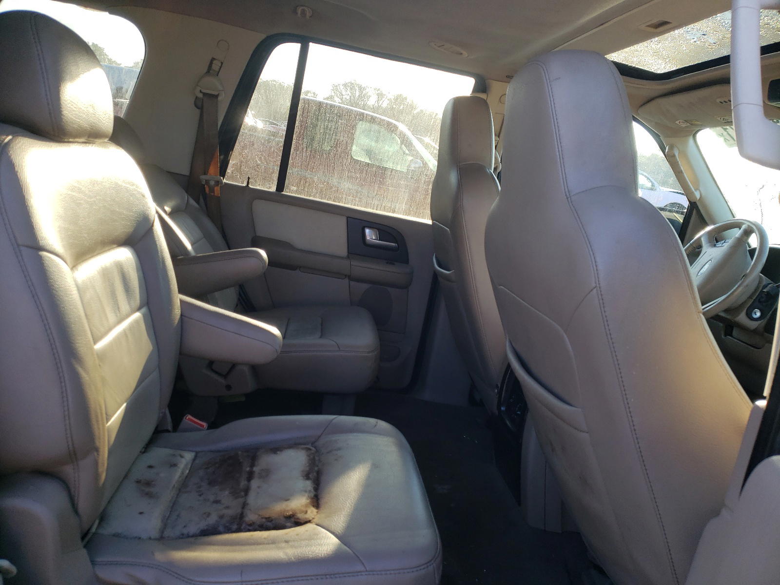 Photo 6 from auction – 2003 FORD EXPEDITION with VIN 1FMFU18L33LC57719