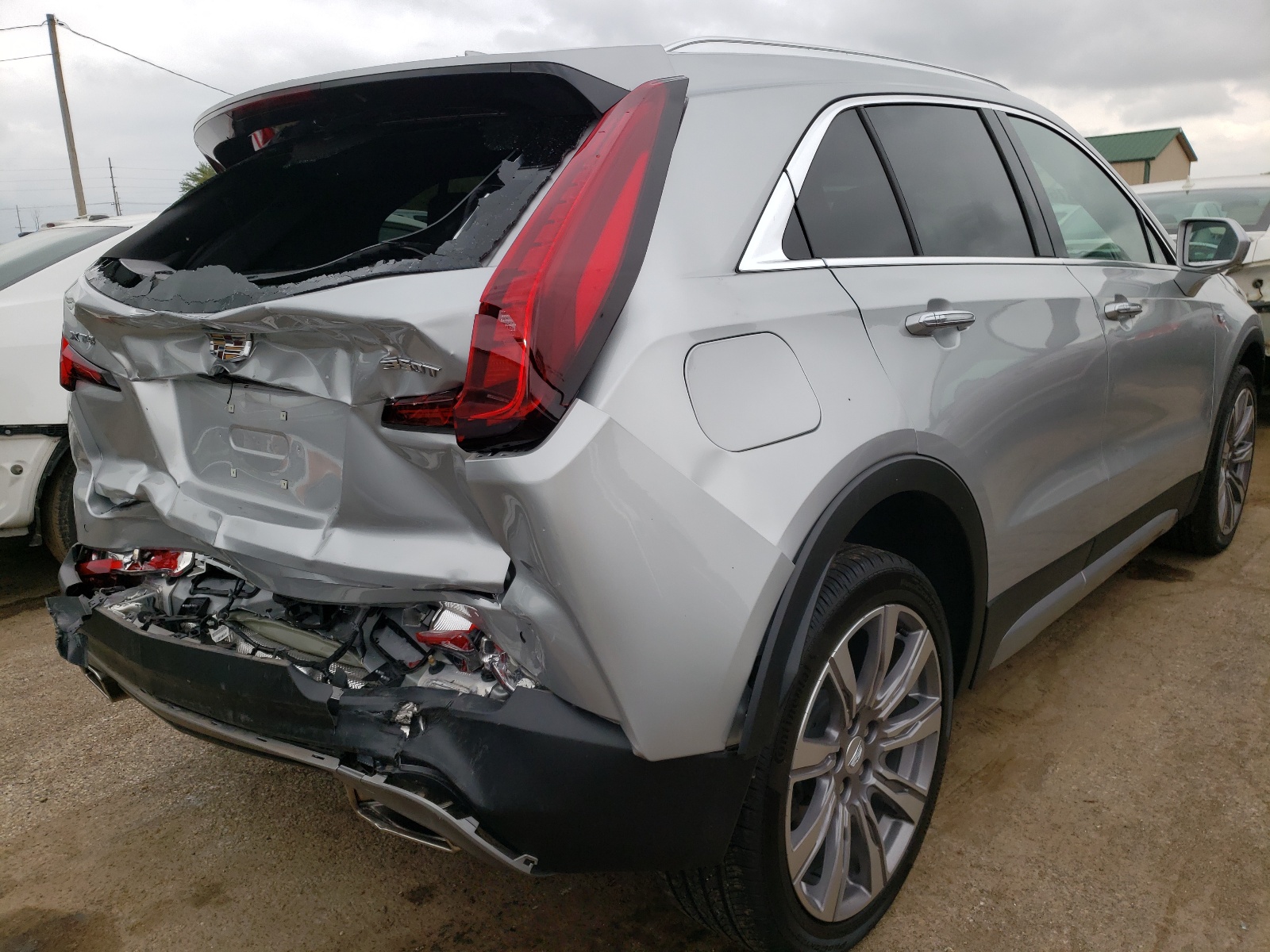 Photo 4 from auction – 2020 CADILLAC XT4 PREMIU with VIN 1GYFZCR40LF149642