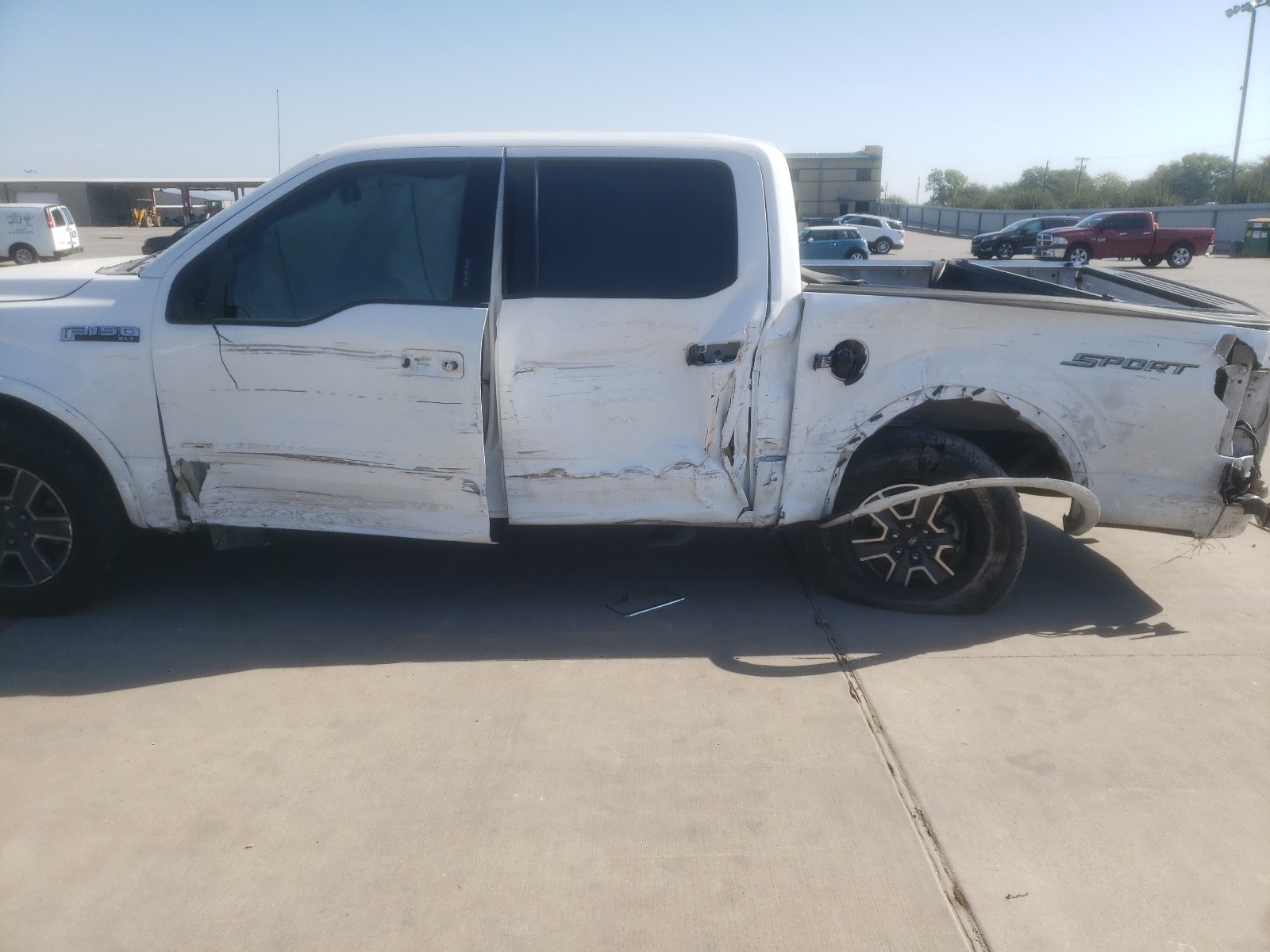 Photo 19 from auction – 2016 FORD F150 SUPER with VIN 1FTEW1CP1GKE82205