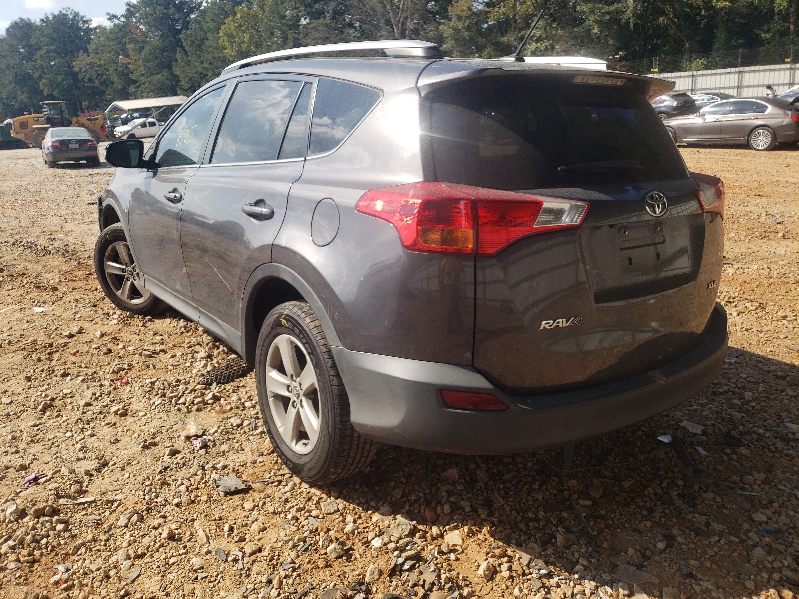 Photo 3 from auction – 2015 TOYOTA RAV4 XLE with VIN 2T3WFREV5FW223396