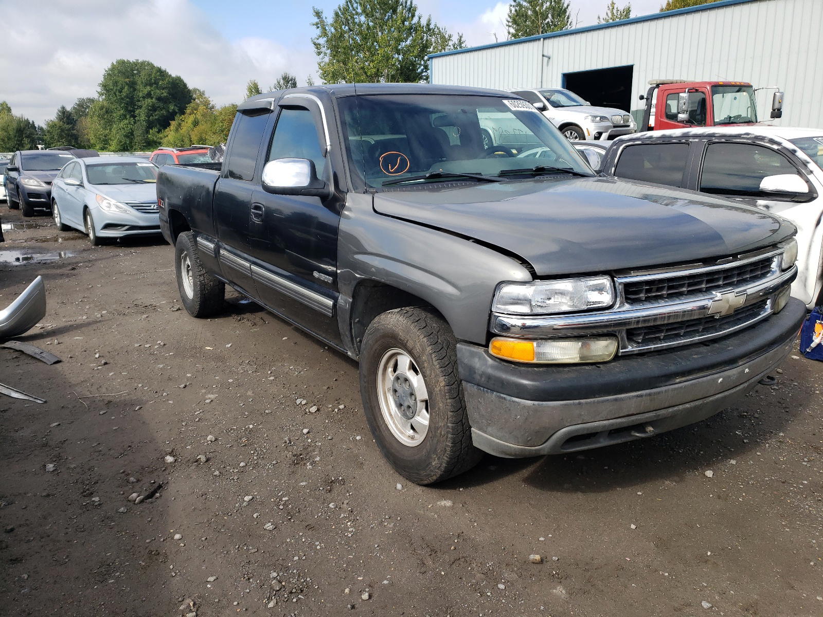 CHEVROLET SILVERADO 2002 with VIN 2GCEK19V121267921 - Photo from auction