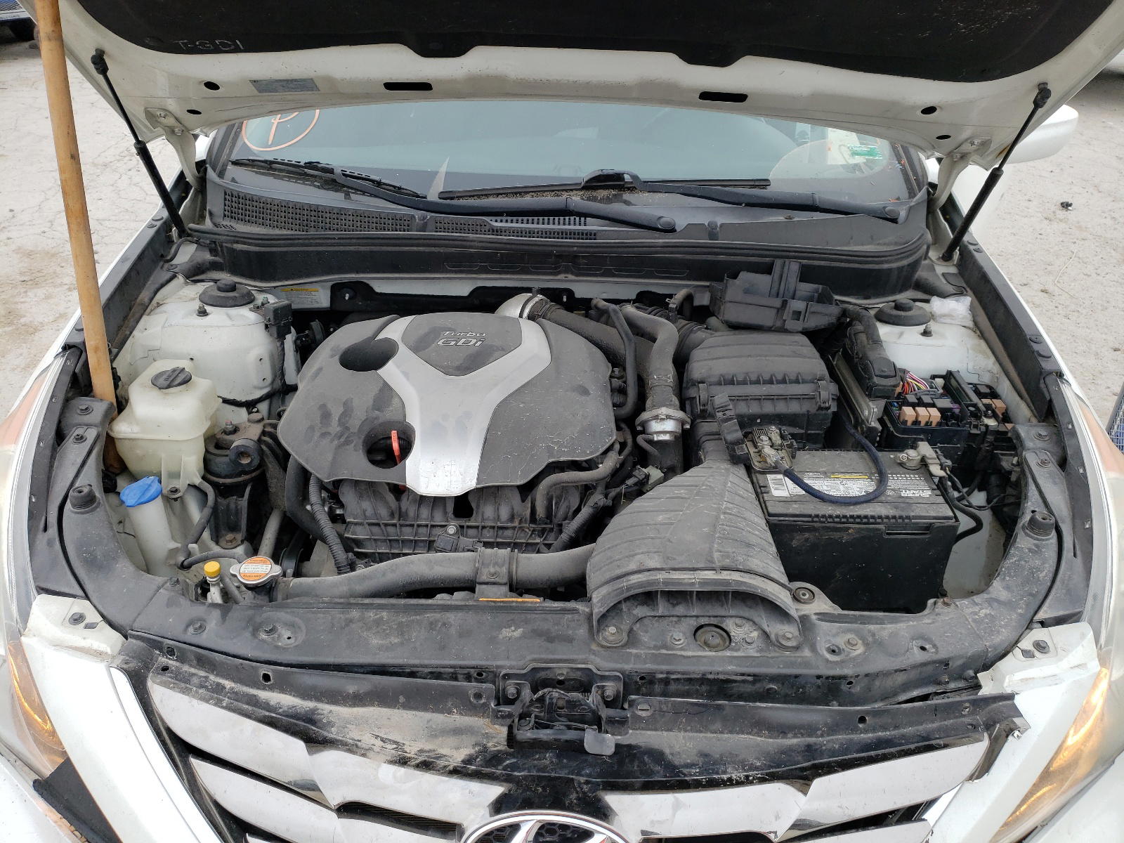 Photo 7 from auction – 2011 HYUNDAI SONATA SE with VIN 5NPEC4ABXBH207683