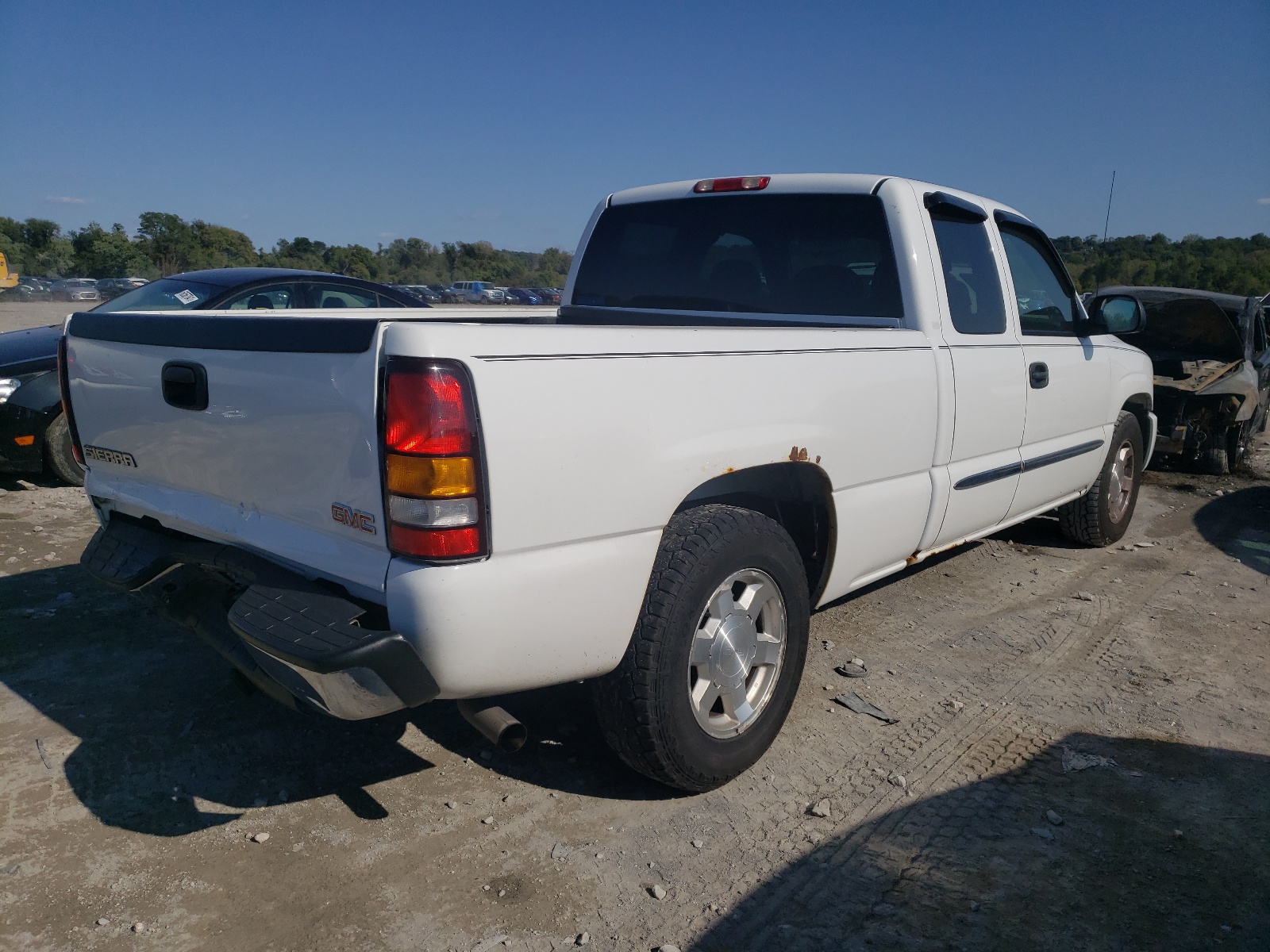 Photo 4 from auction – 2005 GMC NEW SIERRA with VIN 1GTEC19T65Z252810