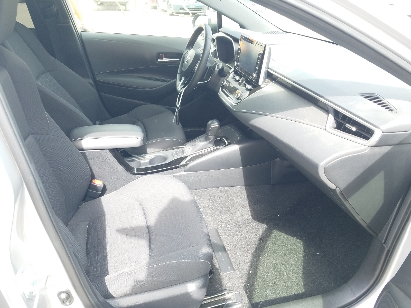 Photo 5 from auction – 2020 TOYOTA COROLLA SE with VIN JTND4RBE0L3100763