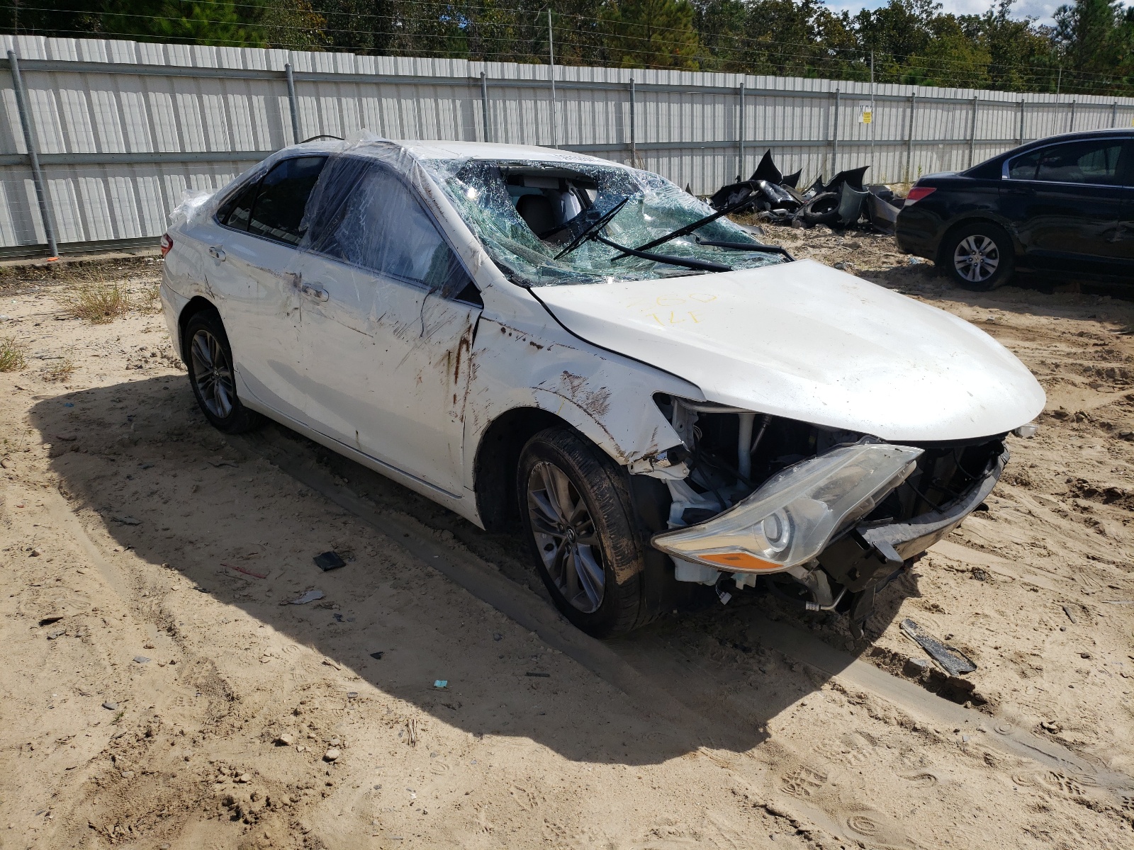 TOYOTA CAMRY LE 2015 with VIN 4T1BF1FK7FU907444 - Photo from auction