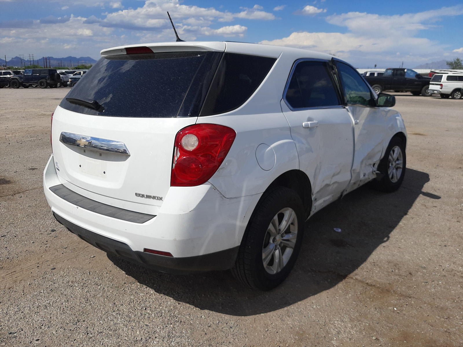 Photo 4 from auction – 2014 CHEVROLET EQUINOX LS with VIN 2GNFLEEK4E6167329