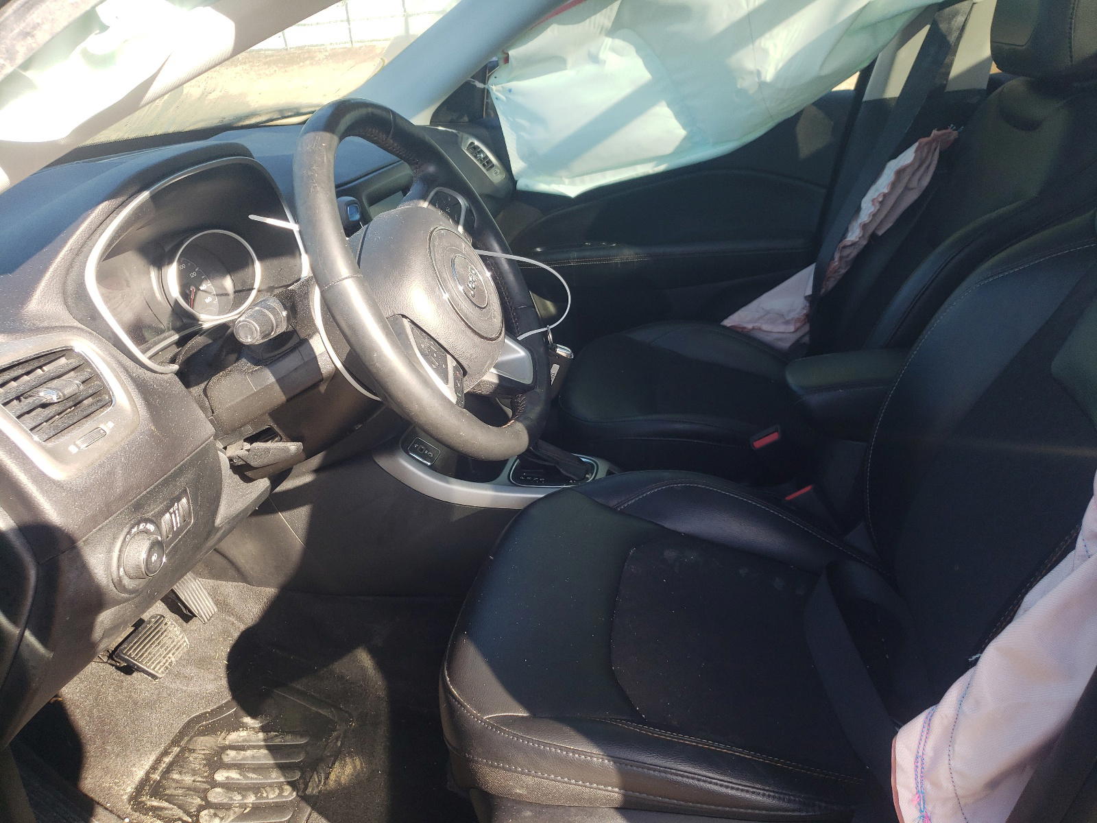 Photo 5 from auction – 2018 JEEP COMPASS LA with VIN 3C4NJCBB2JT182050