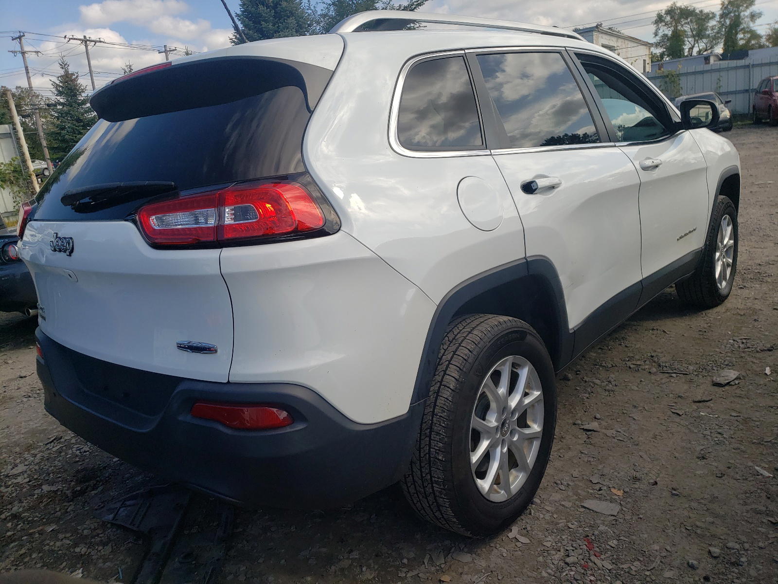 Photo 4 from auction – 2014 JEEP CHEROKEE L with VIN 1C4PJMCB9EW165954