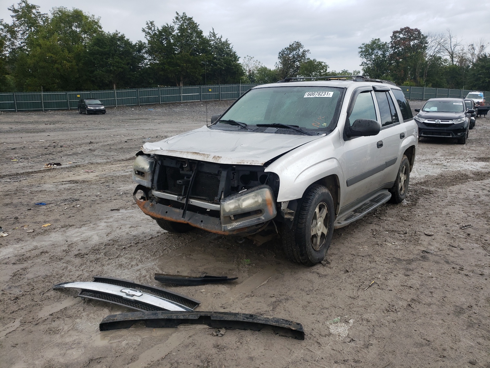 Photo 2 from auction – 2005 CHEVROLET TRAILBLAZE with VIN 1GNDT13S352175079