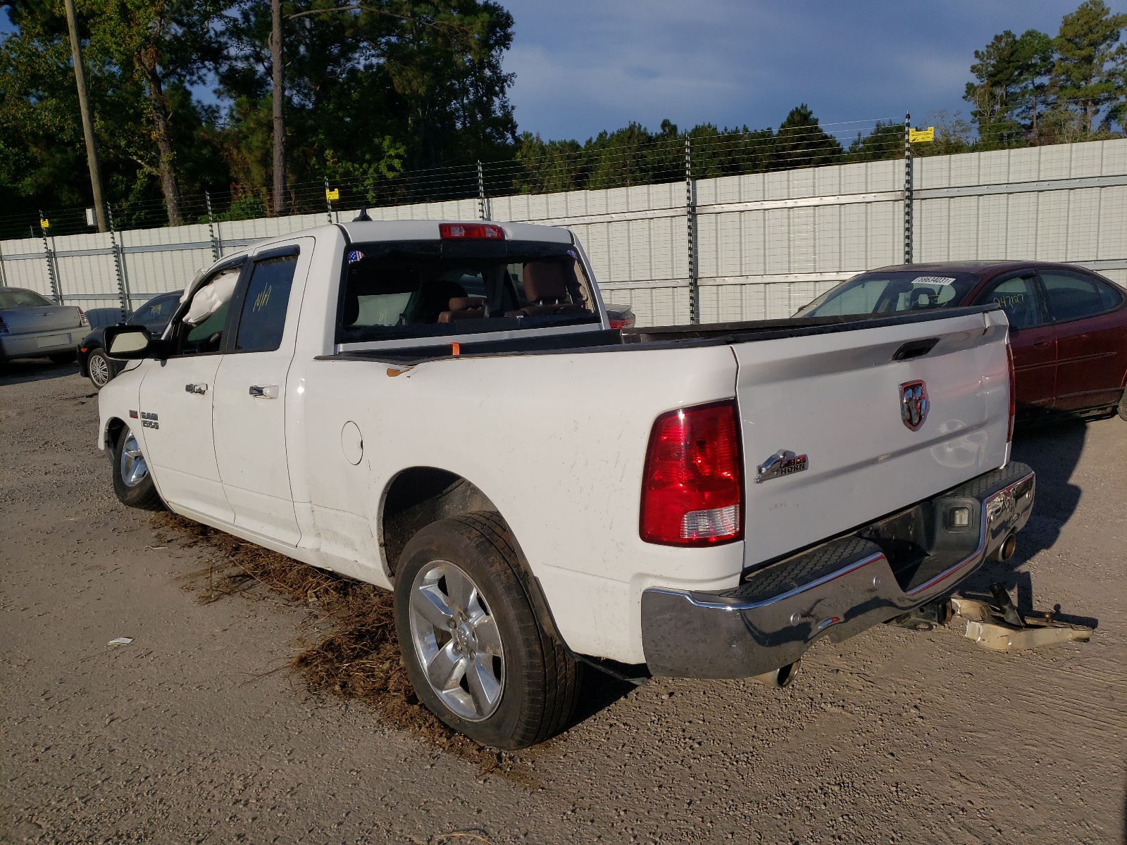 Photo 3 from auction – 2015 RAM 1500 SLT with VIN 1C6RR6GT6FS582092