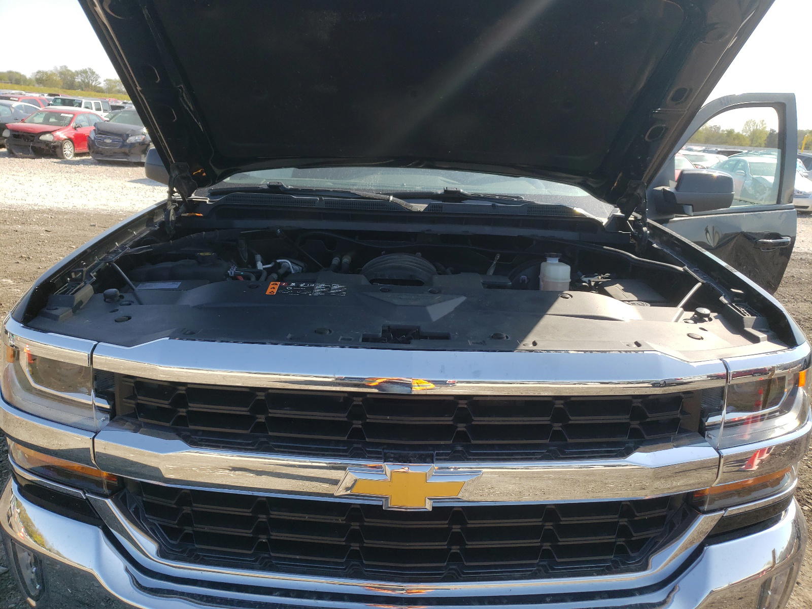 Photo 7 from auction – 2018 CHEVROLET SILVERADO with VIN 3GCUKREC1JG594629