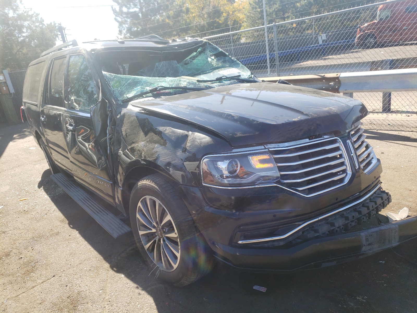 Photo 1 from auction – 2016 LINCOLN NAVIGATOR with VIN 5LMJJ3JT0GEL10201