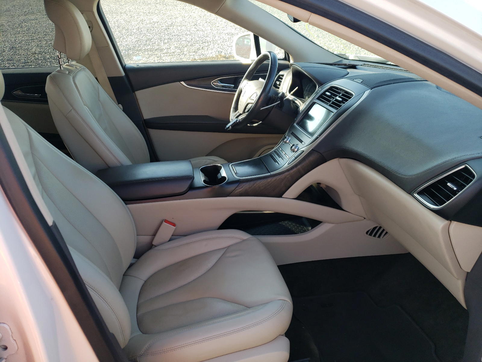 Photo 5 from auction – 2017 LINCOLN MKX SELECT with VIN 2LMPJ6KR7HBL52187