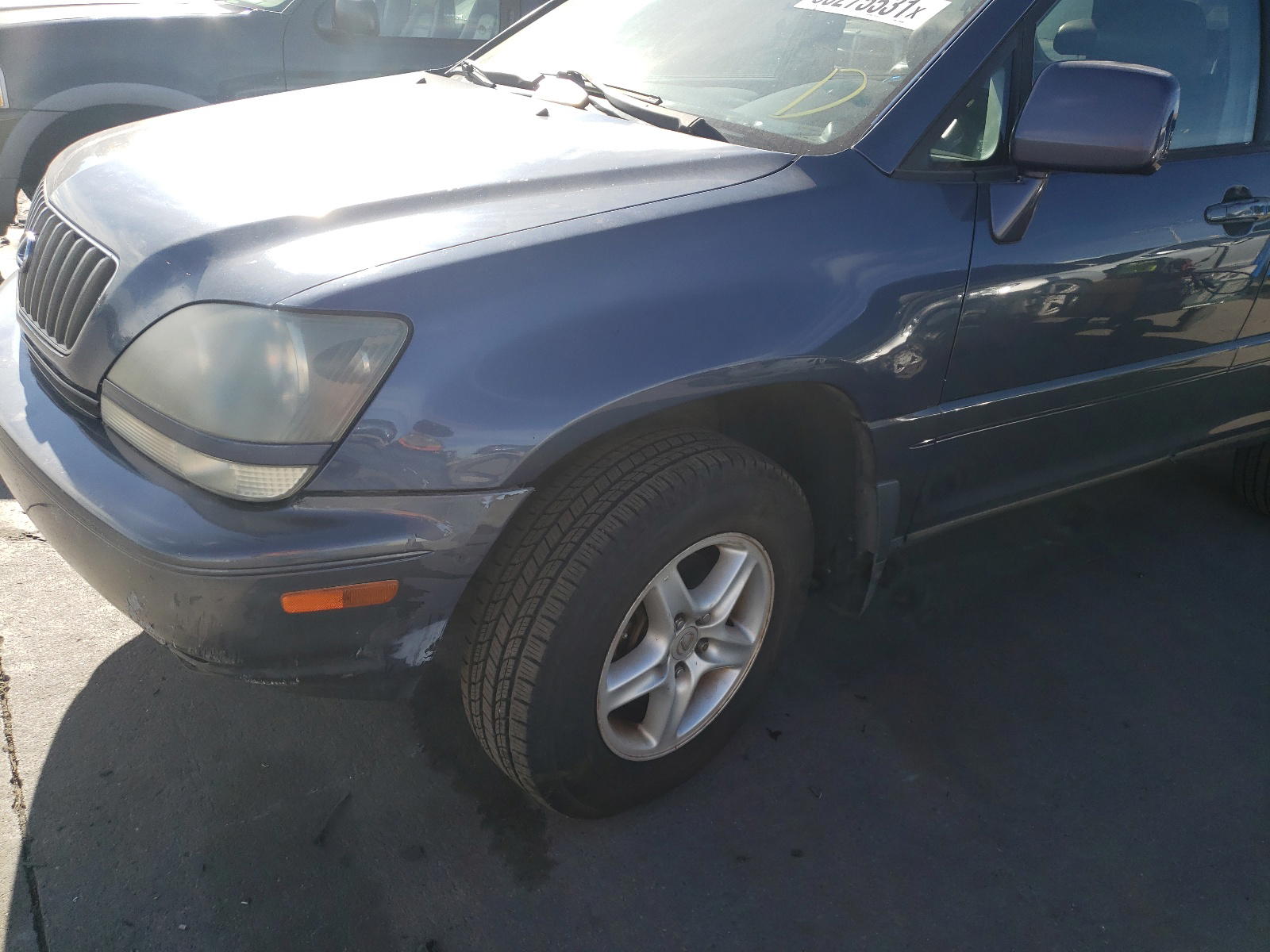 Photo 9 from auction – 2000 LEXUS RX 300 with VIN JT6HF10U0Y0159498