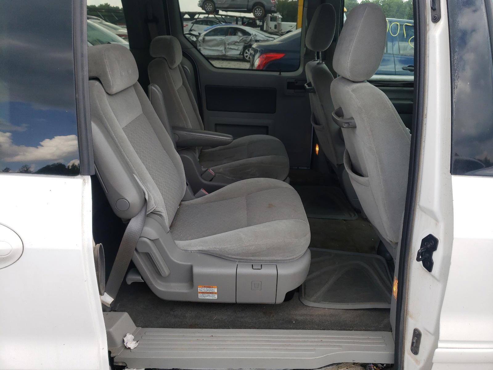 Photo 6 from auction – 2007 FORD FREESTAR S with VIN 2FMZA52237BA15189