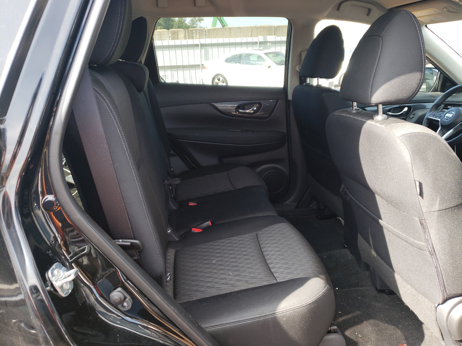 Photo 6 from auction – 2020 NISSAN ROGUE S with VIN KNMAT2MV5LP523216