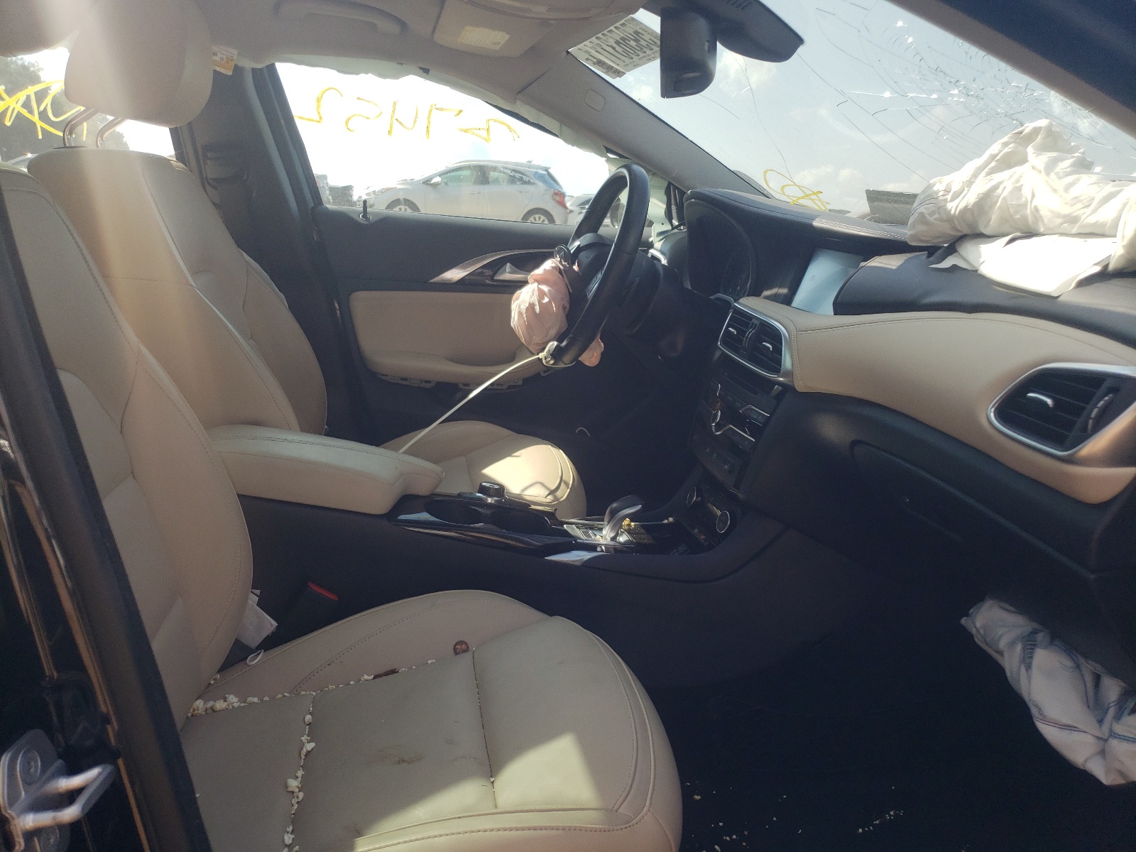 Photo 5 from auction – 2018 INFINITI QX30 BASE with VIN SJKCH5CR0JA052041