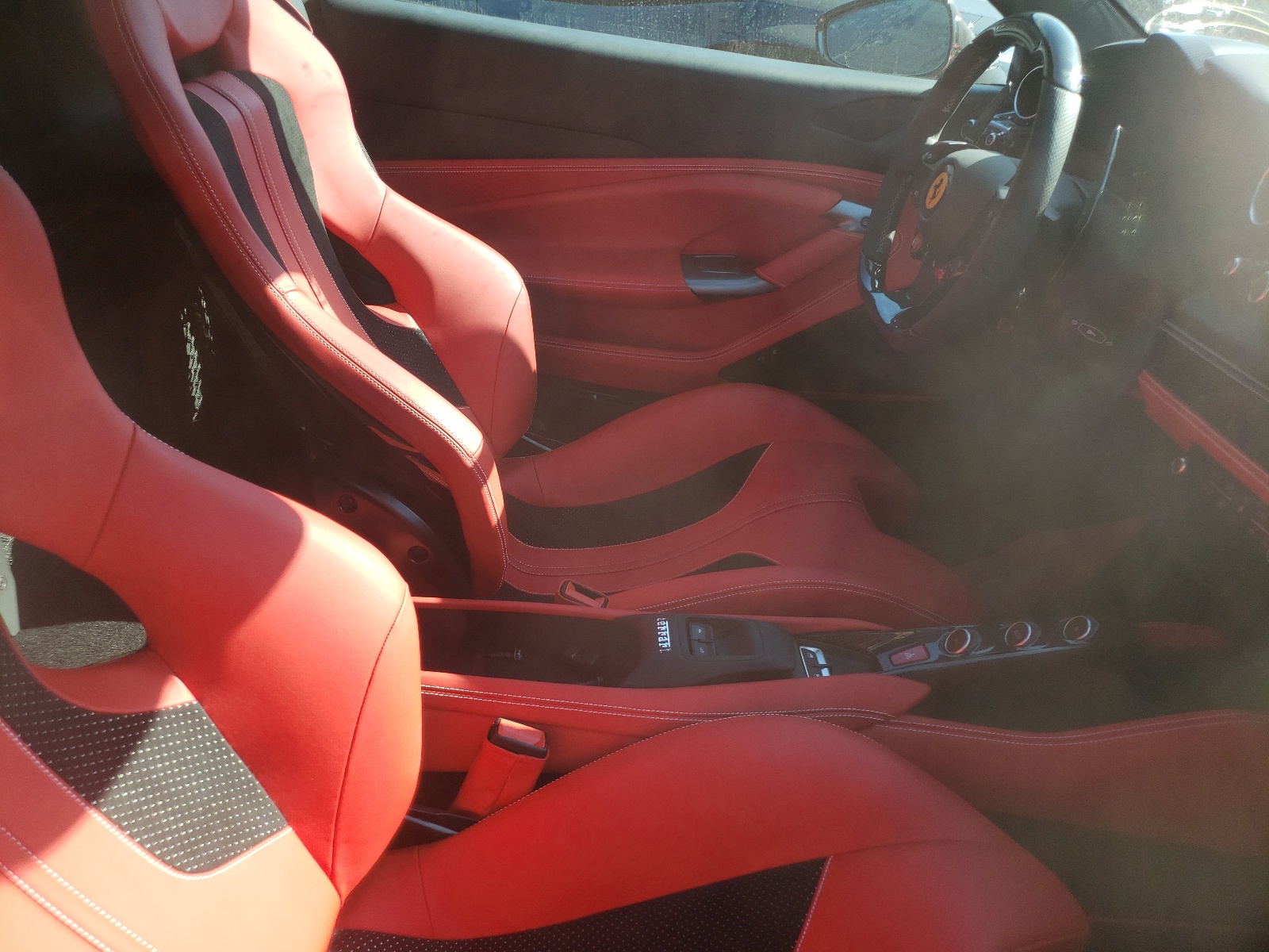 Photo 5 from auction – 2021 FERRARI F8 SPIDER with VIN ZFF93LMAXM0260691