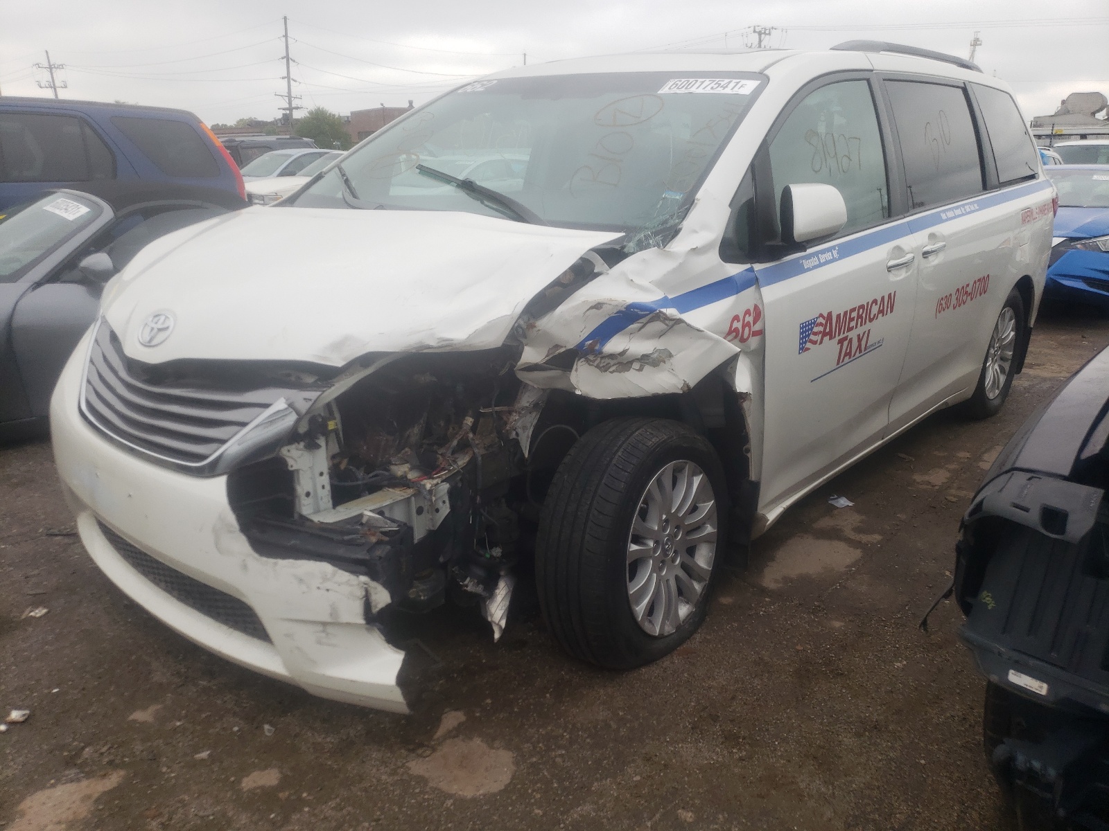 Photo 2 from auction – 2017 TOYOTA SIENNA XLE with VIN 5TDYZ3DC8HS865600