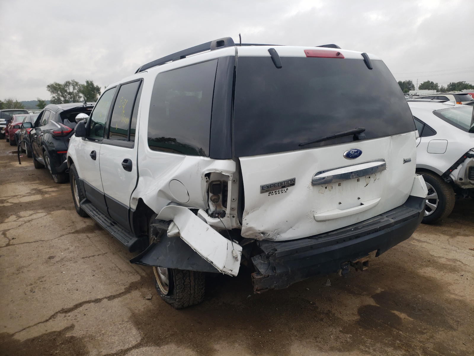 Photo 3 from auction – 2011 FORD EXPEDITION with VIN 1FMJU1G5XBEF33720