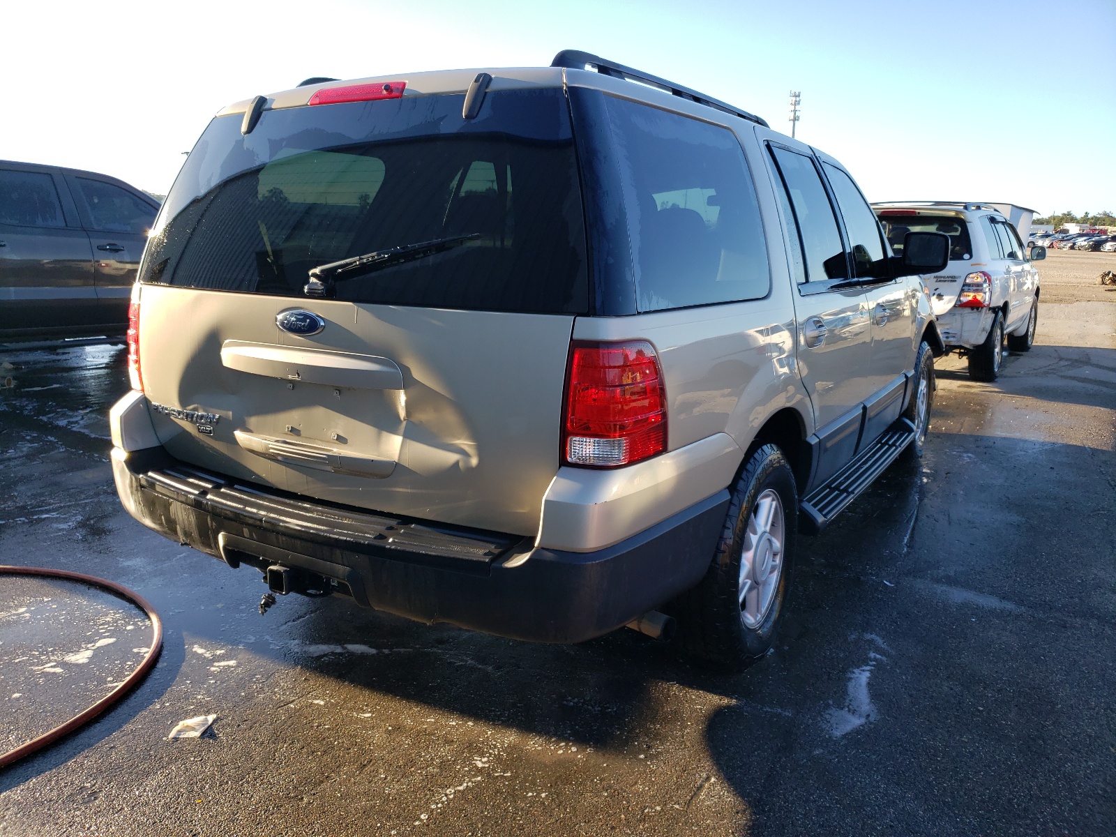 صورة رقم 4 من المزاد - 2005 FORD EXPEDITION مع VIN 1FMPU15595LA05714