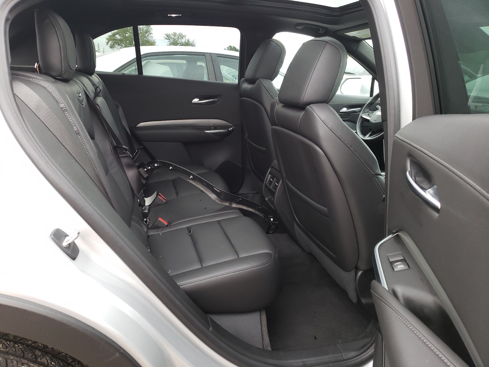 Photo 6 from auction – 2020 CADILLAC XT4 PREMIU with VIN 1GYFZCR40LF149642