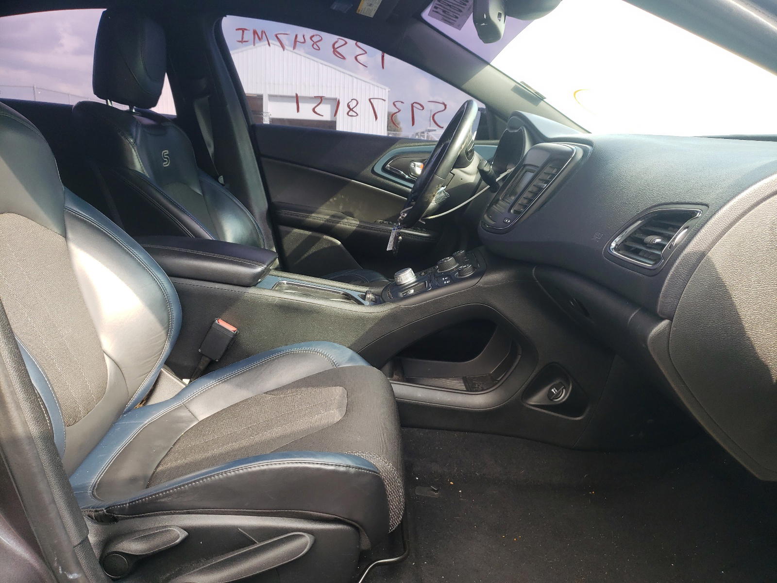 Photo 5 from auction – 2015 CHRYSLER 200 S with VIN 1C3CCCBG1FN605306
