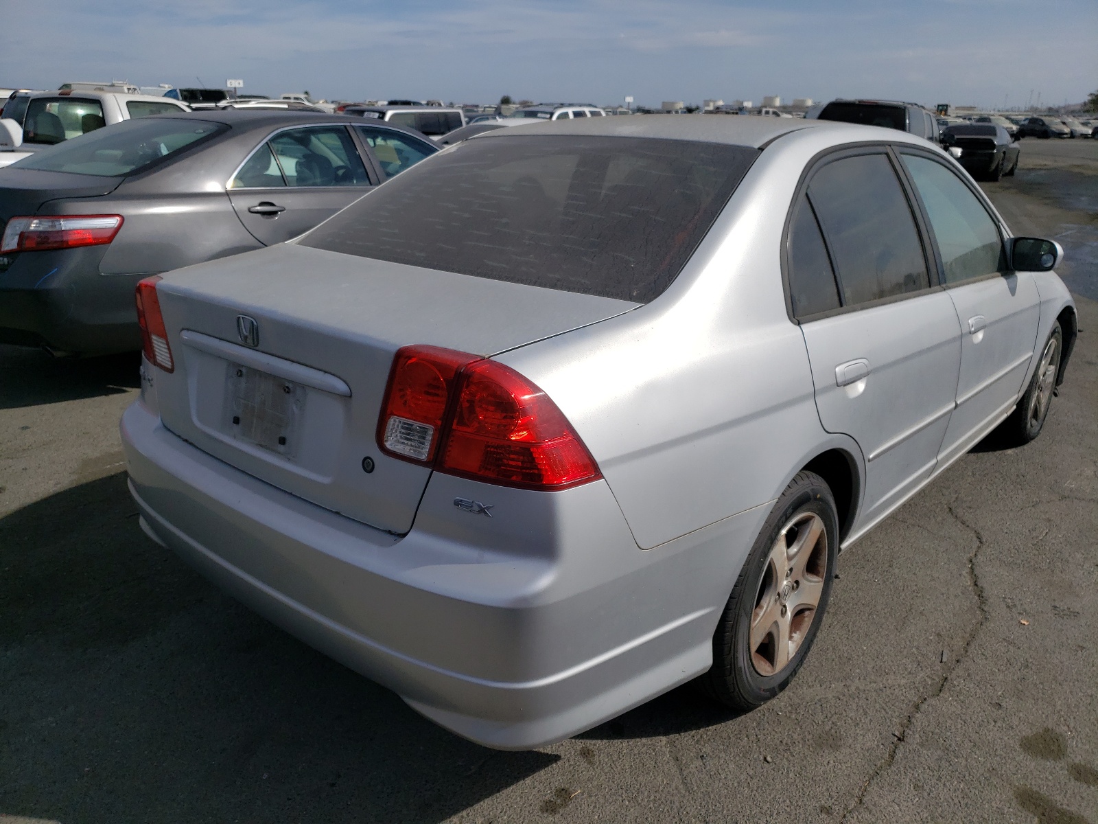Photo 4 from auction – 2005 HONDA CIVIC EX with VIN 2HGES26775H528719