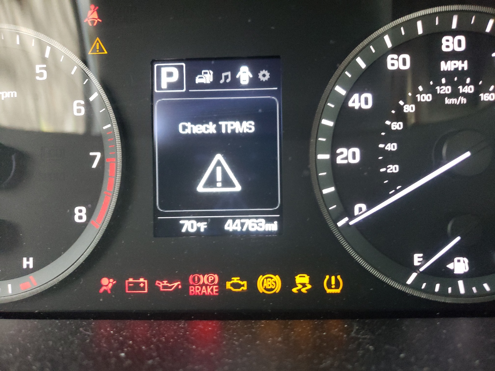 Photo 8 from auction – 2017 HYUNDAI SONATA SE with VIN 5NPE24AF6HH555964