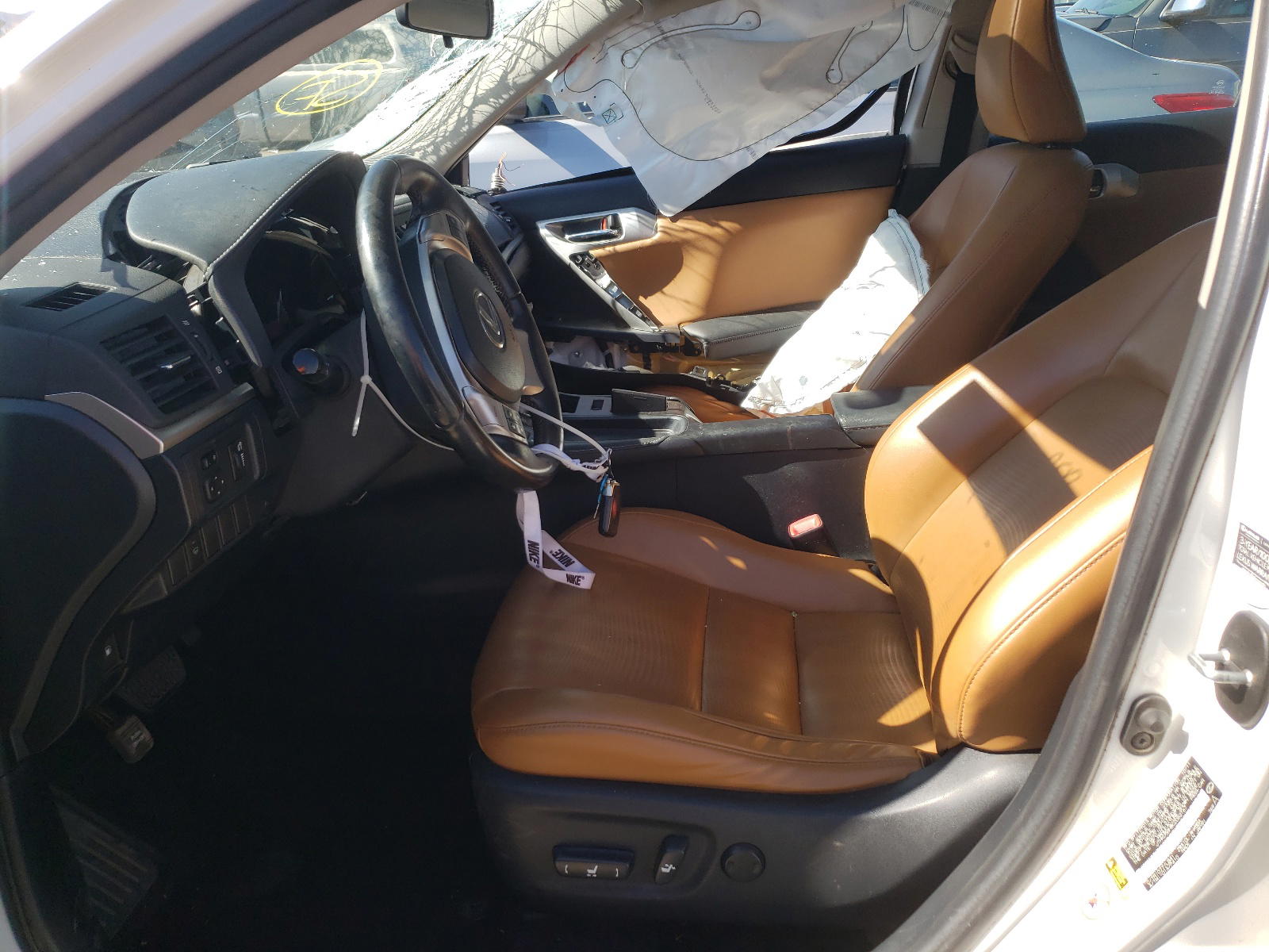 Photo 5 from auction – 2012 LEXUS CT 200 with VIN JTHKD5BH8C2062167