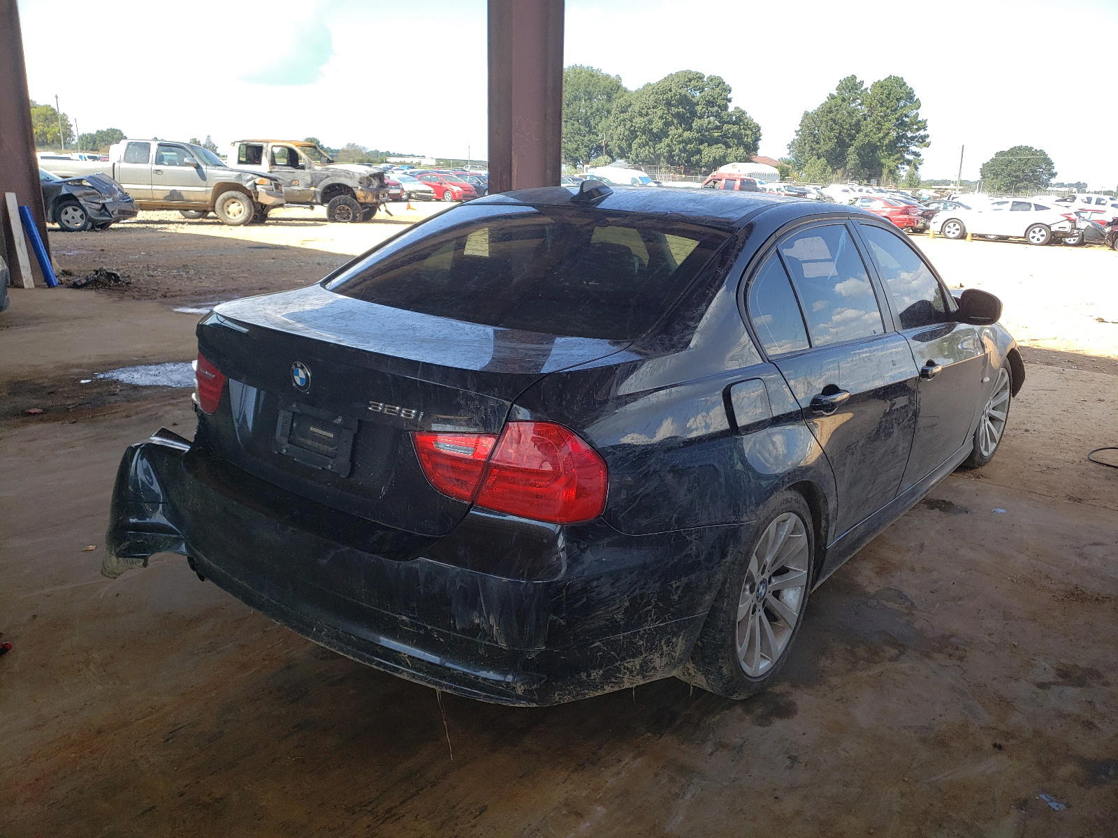 Photo 4 from auction – 2011 BMW 328 with VIN WBAPH7C50BE675132
