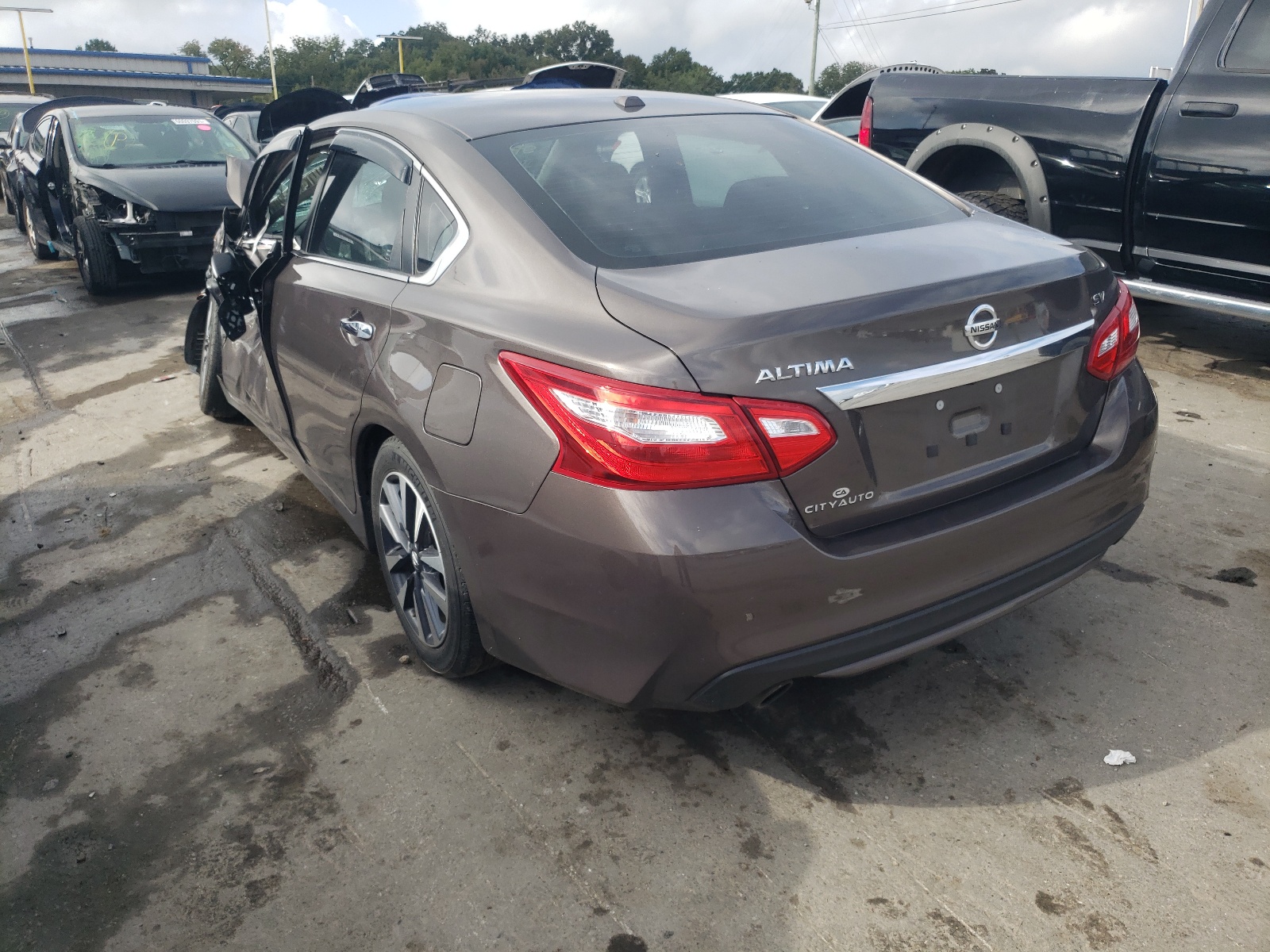 Photo 3 from auction – 2017 NISSAN ALTIMA 2.5 with VIN 1N4AL3AP5HC172260