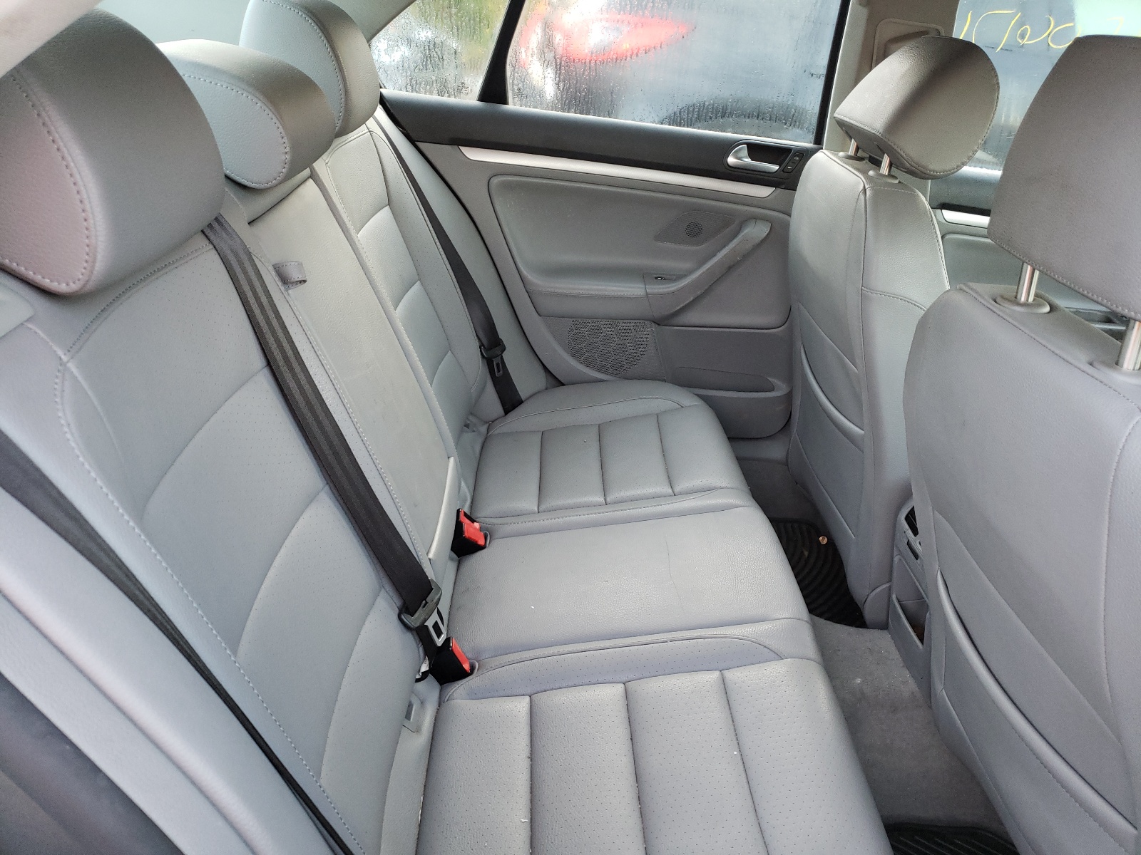 Photo 6 from auction – 2006 VOLKSWAGEN JETTA with VIN 3VWSF71K36M771412