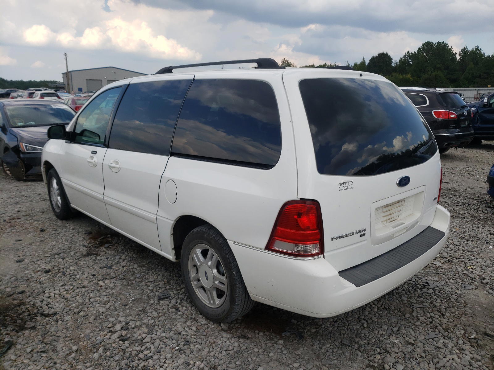 Photo 3 from auction – 2007 FORD FREESTAR S with VIN 2FMZA52237BA15189