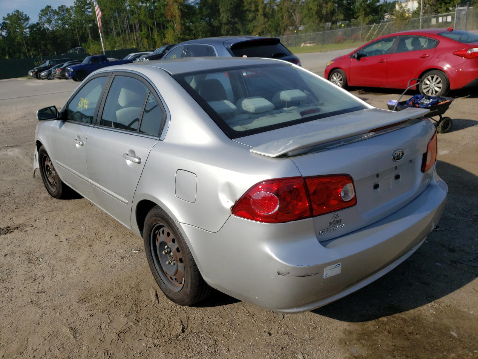 Photo 3 from auction – 2007 KIA OPTIMA LX with VIN KNAGE123675156518
