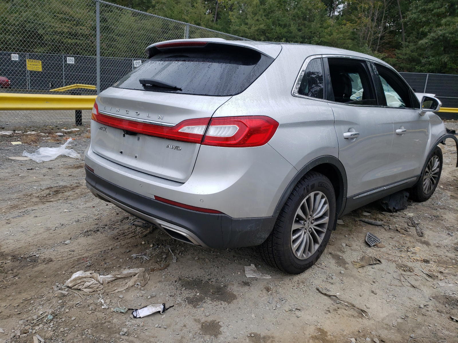 Photo 4 from auction – 2016 LINCOLN MKX SELECT with VIN 2LMTJ8KR8GBL35682