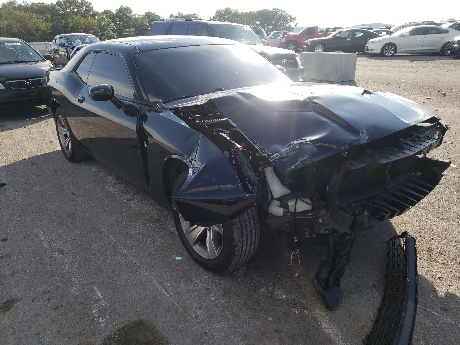 DODGE CHALLENGER 2019 with VIN 2C3CDZAG1KH687381 - Photo from auction