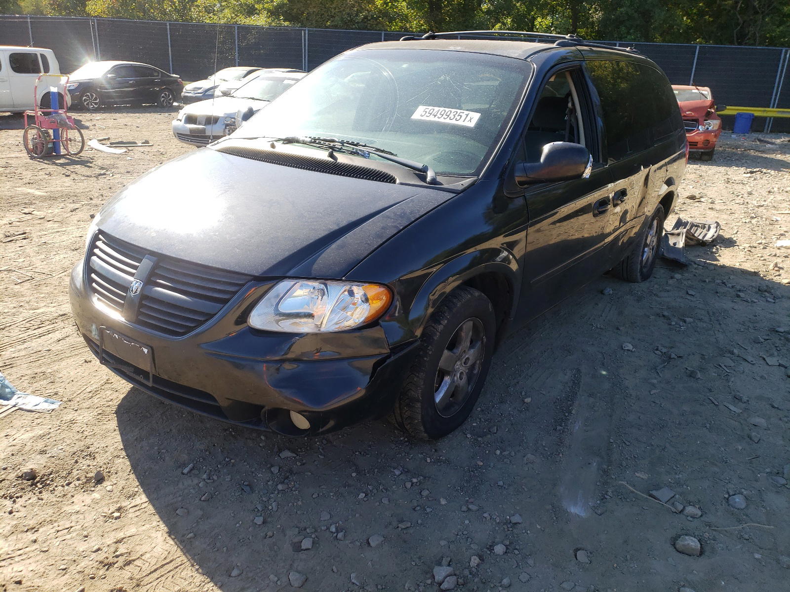 Photo 2 from auction – 2005 DODGE GRAND CARA with VIN 2D4GP44LX5R449062