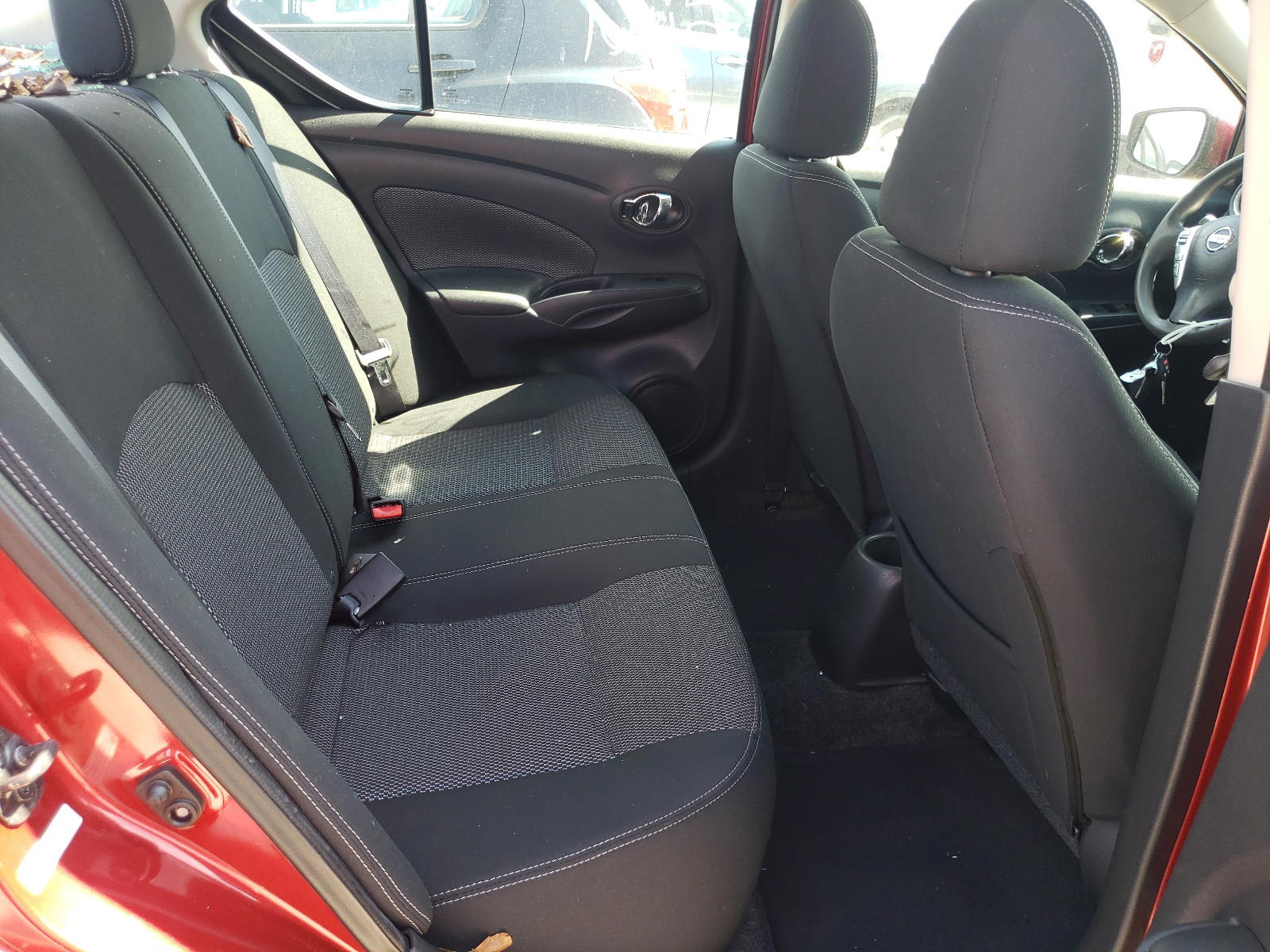 Photo 6 from auction – 2017 NISSAN VERSA S with VIN 3N1CN7AP3HL895908