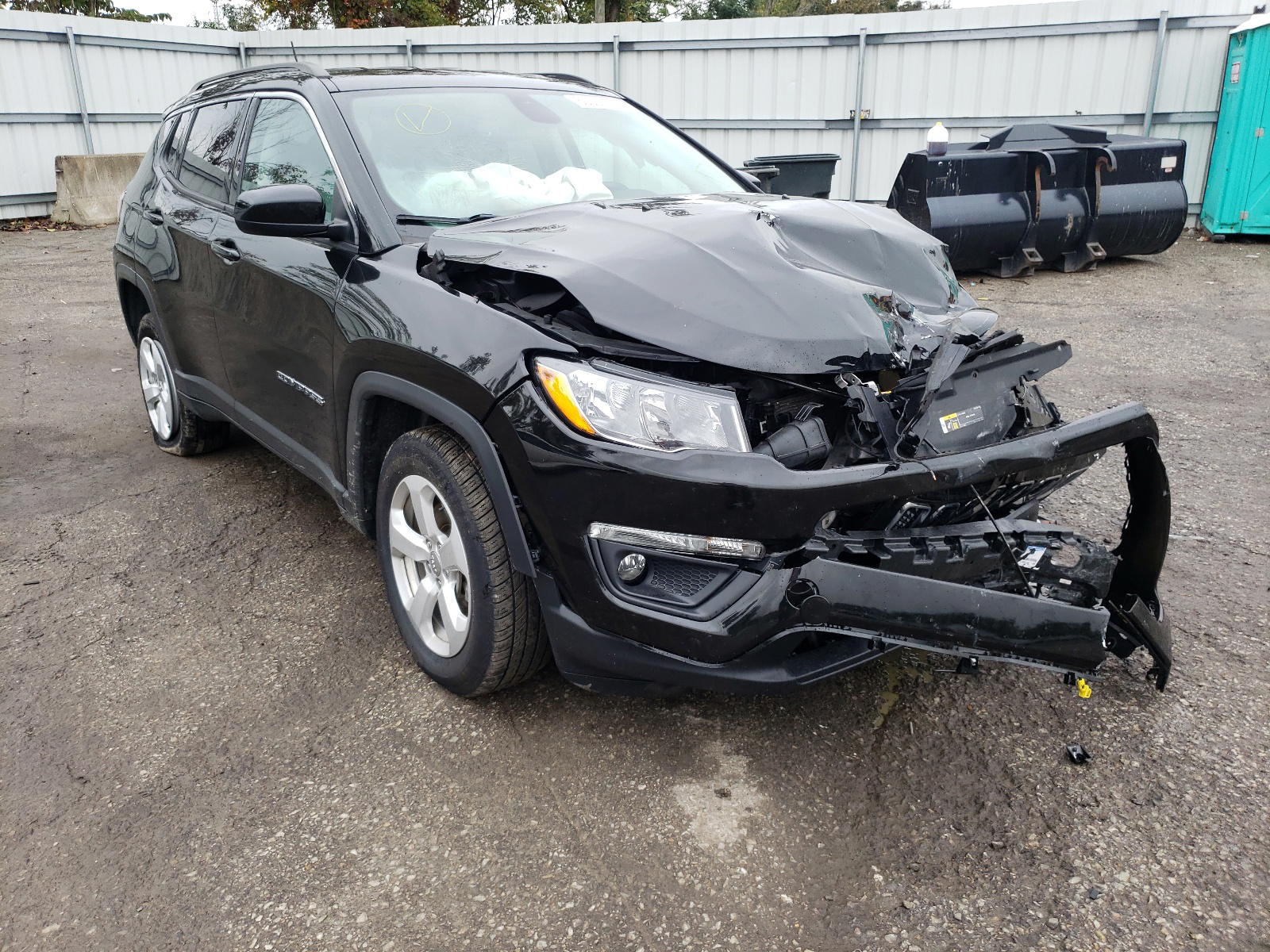 JEEP COMPASS LA 2018 with VIN 3C4NJDBB7JT435403 - Photo from auction