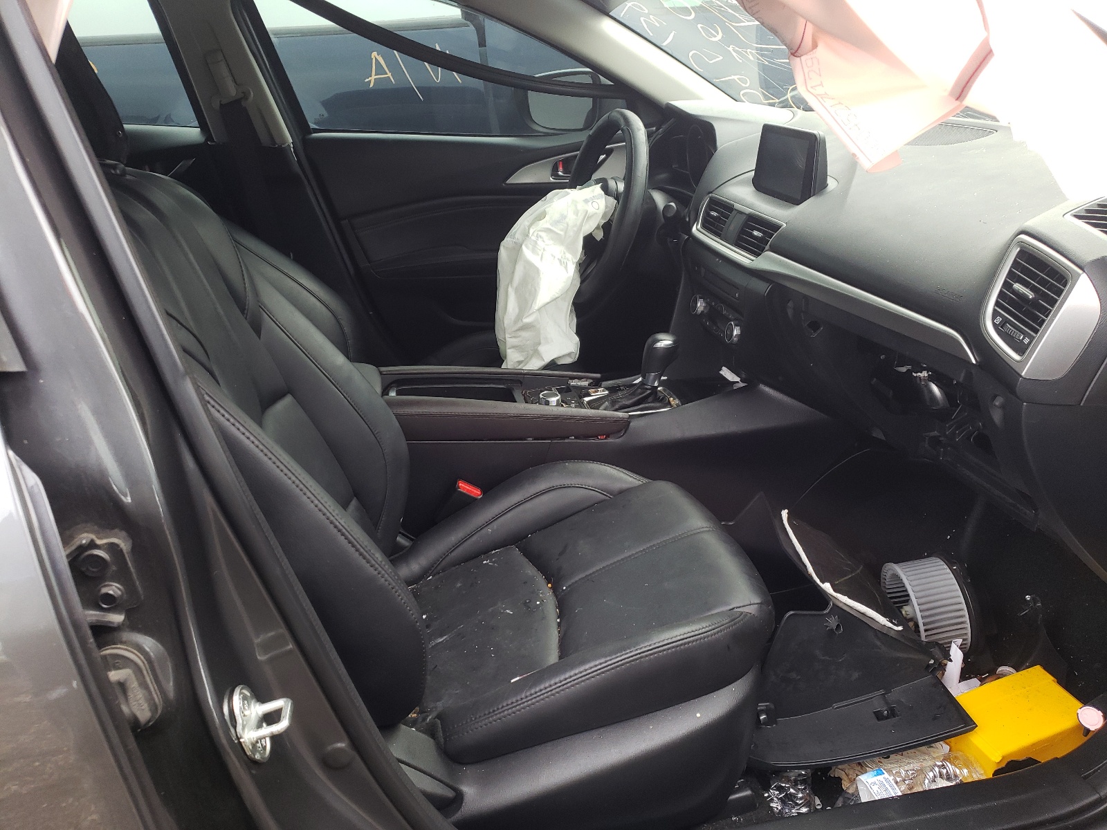 Photo 5 from auction – 2018 MAZDA 3 TOURING with VIN 3MZBN1L33JM225997