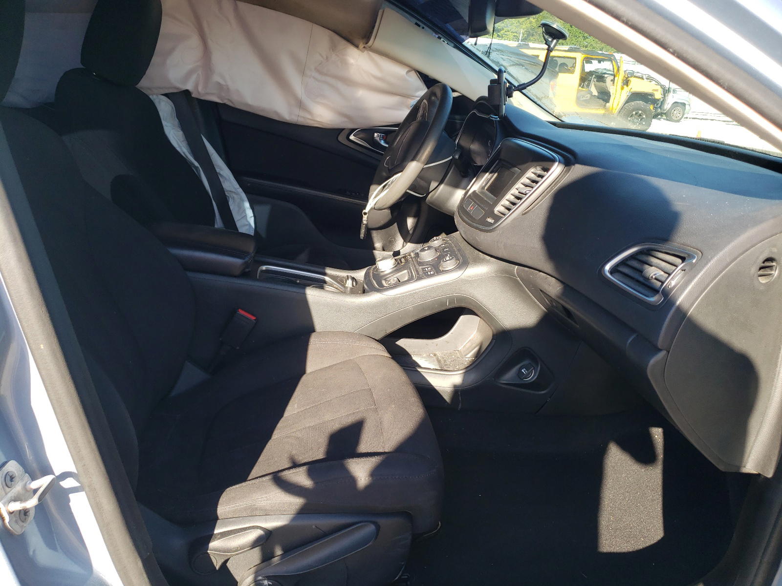 Photo 5 from auction – 2015 CHRYSLER 200 LIMITE with VIN 1C3CCCAB3FN647837