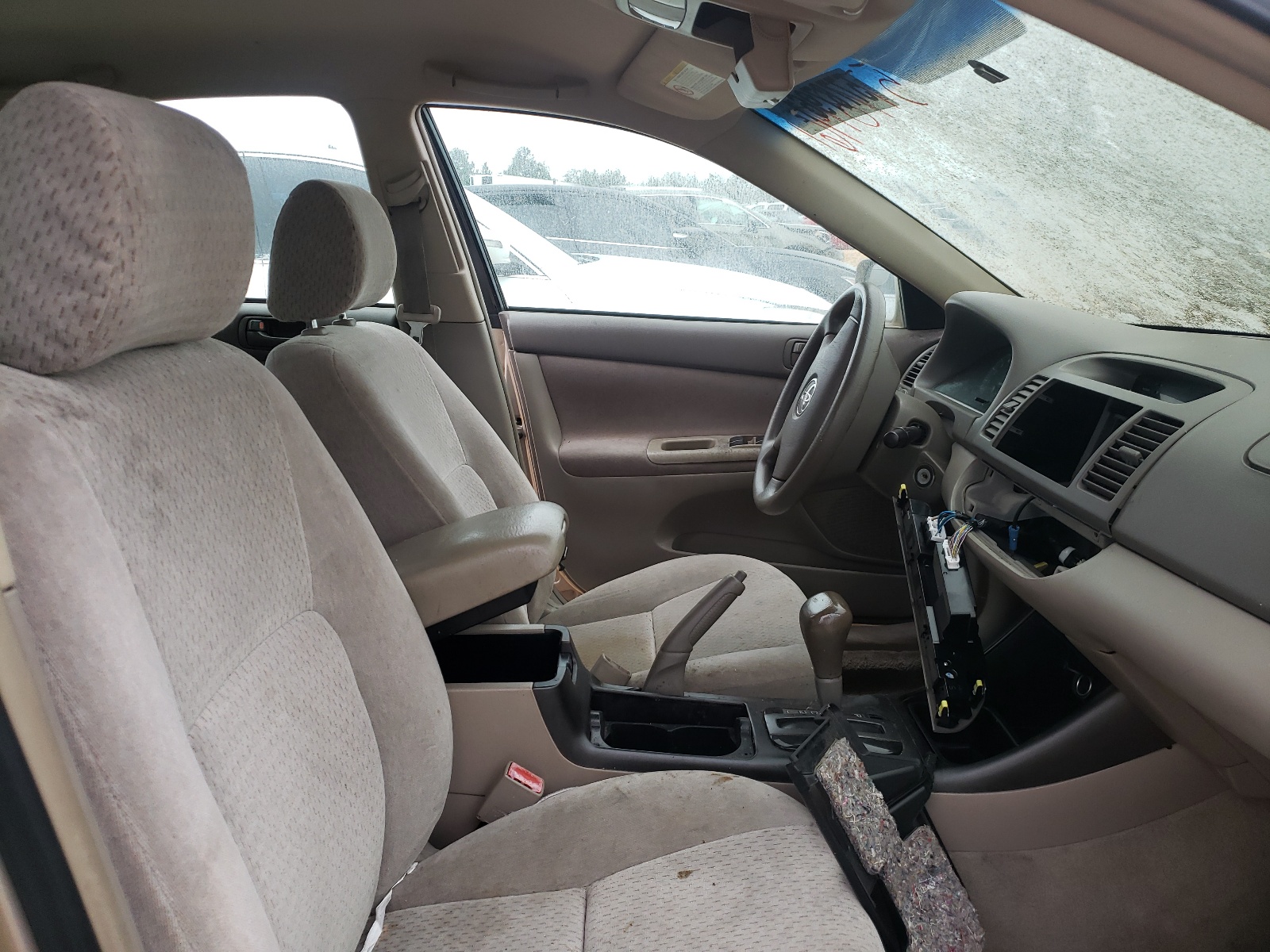 Photo 5 from auction – 2003 TOYOTA CAMRY LE with VIN 4T1BE32K03U144909