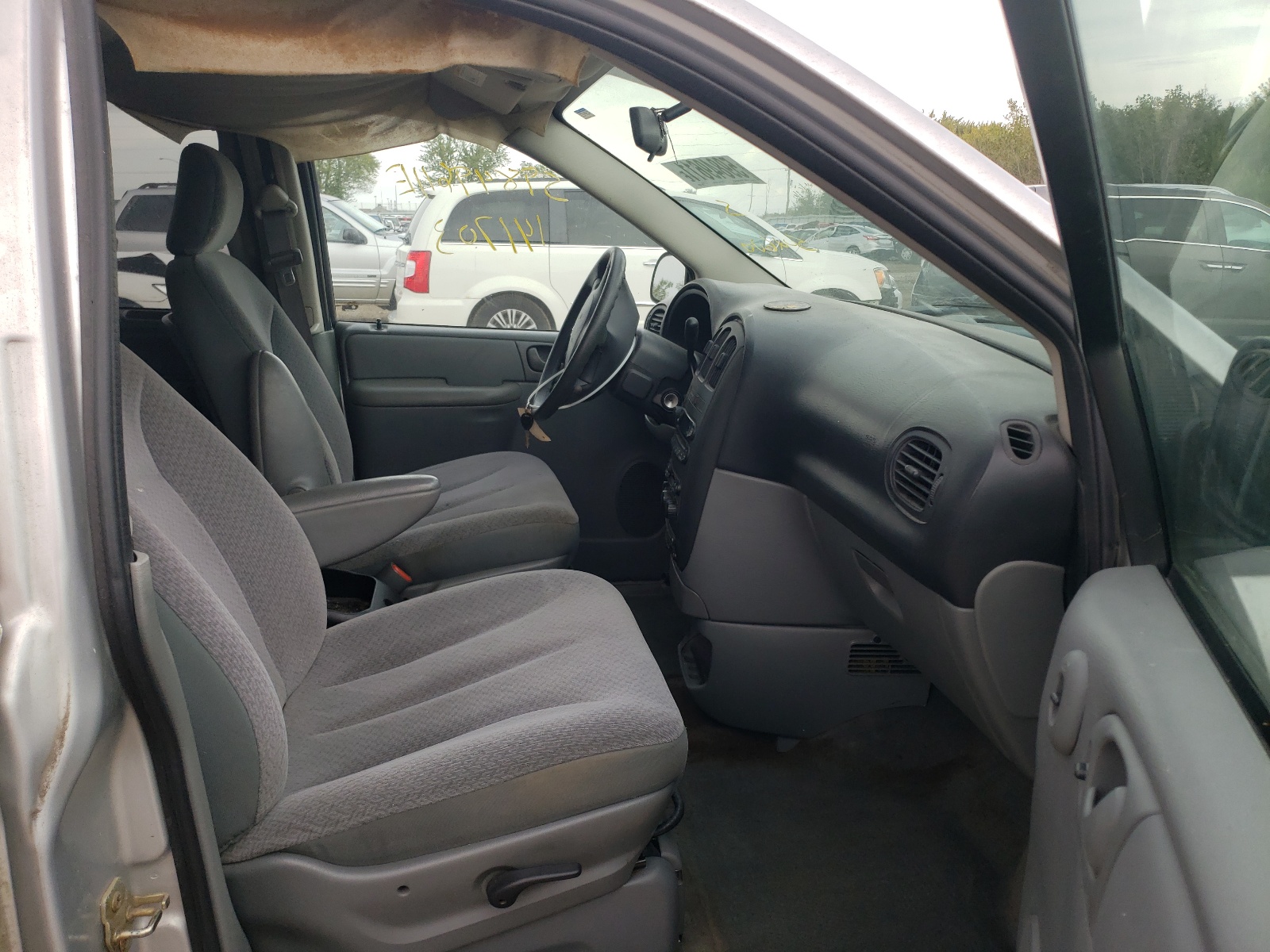 Photo 5 from auction – 2006 DODGE GRAND CARA with VIN 1D4GP24R36B502600