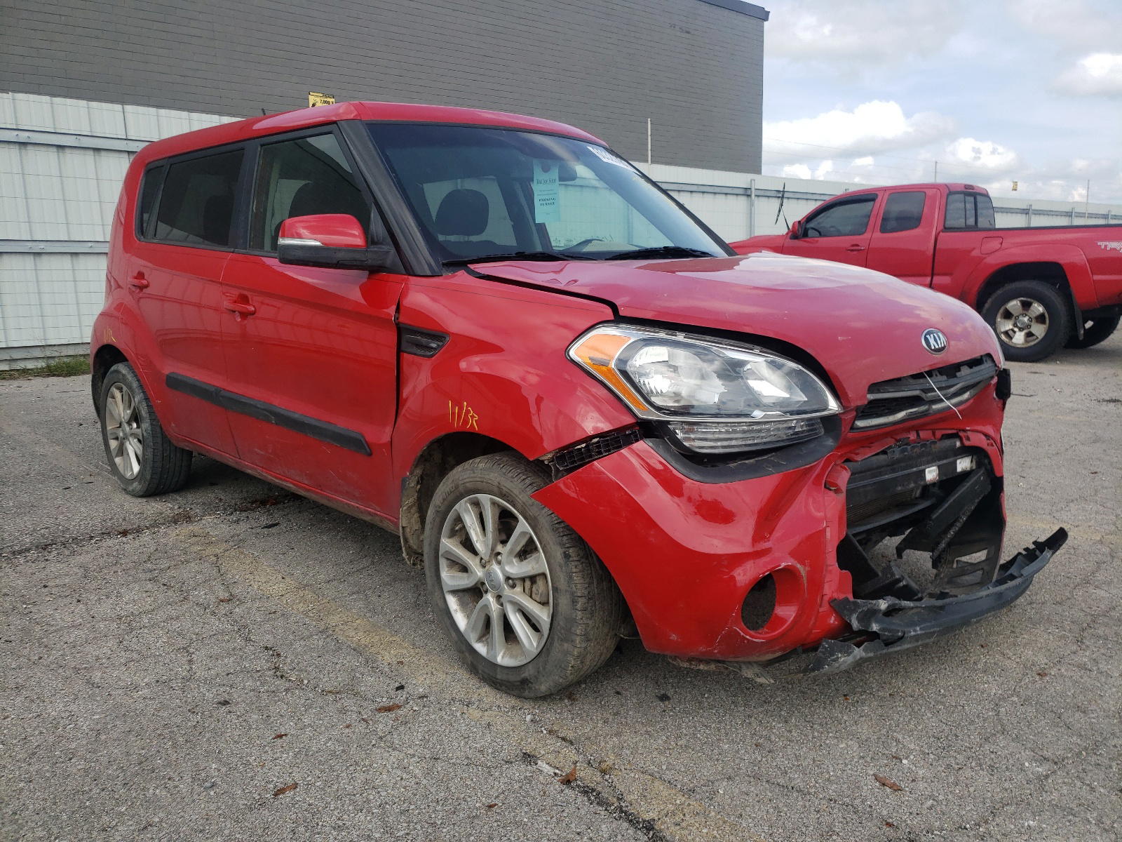 KIA SOUL + 2013 with VIN KNDJT2A62D7541204 - Photo from auction
