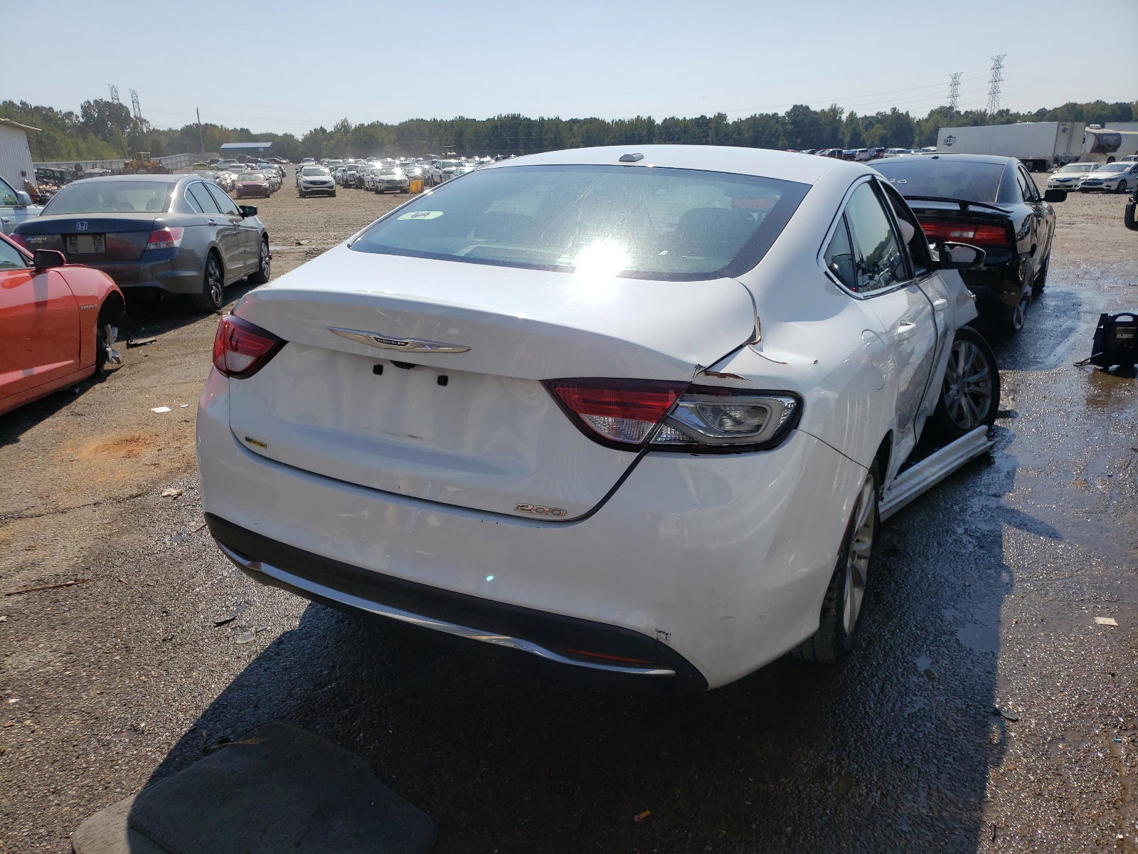 Photo 4 from auction – 2015 CHRYSLER 200 LIMITE with VIN 1C3CCCAB4FN741354