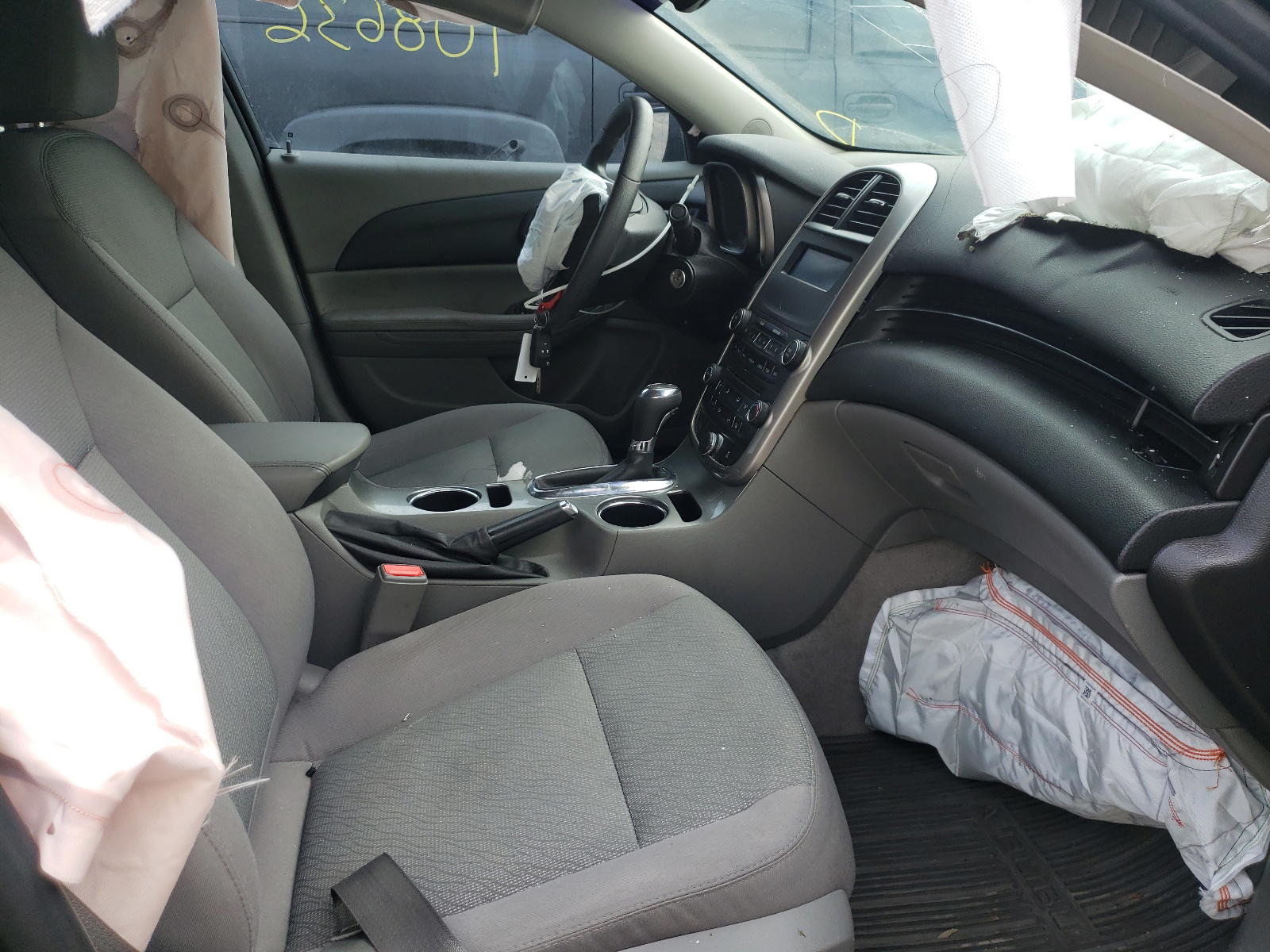 Photo 5 from auction – 2015 CHEVROLET MALIBU LS with VIN 1G11B5SLXFF141501